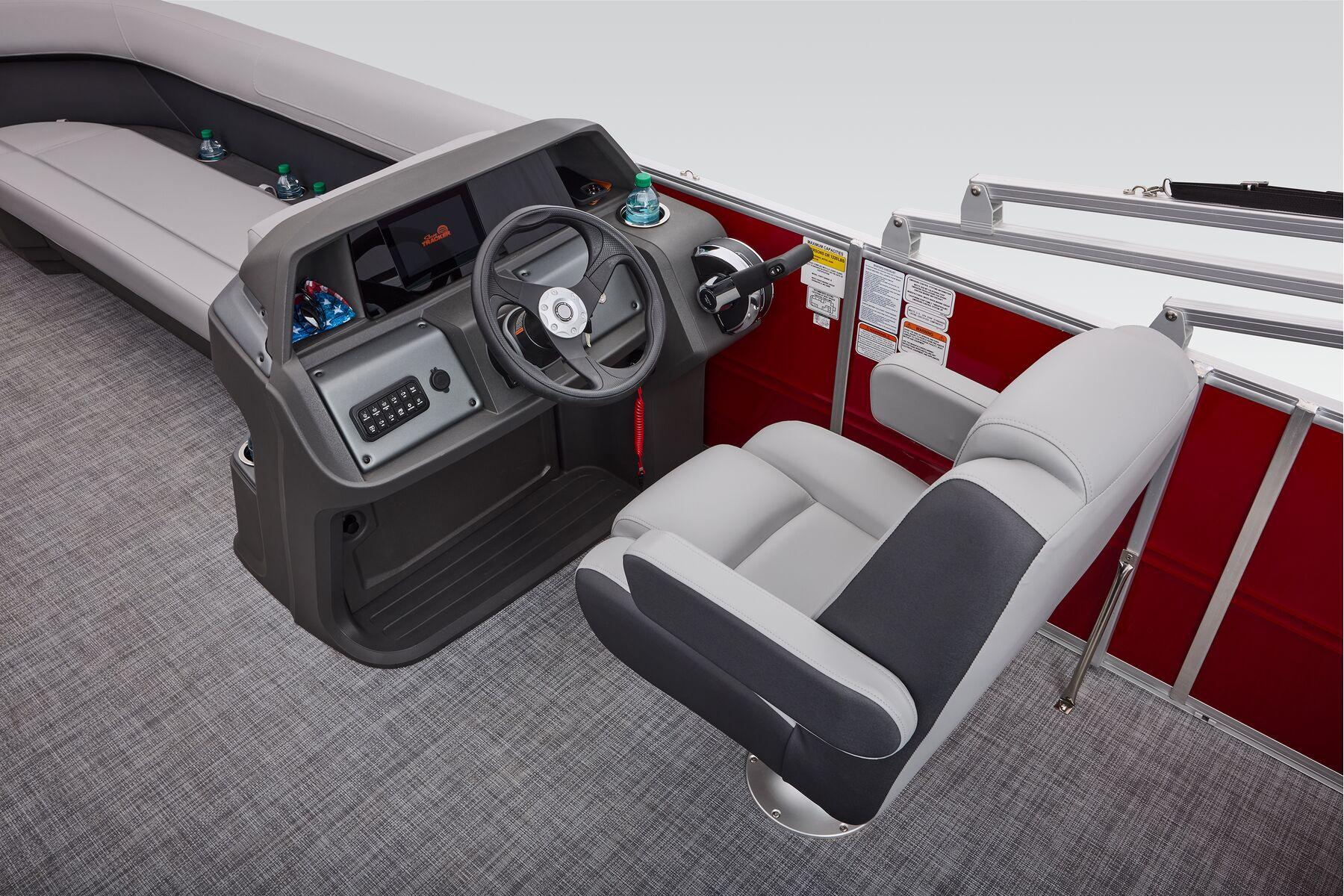 2026 Sun Tracker Party Barge 18 DLX Gallery