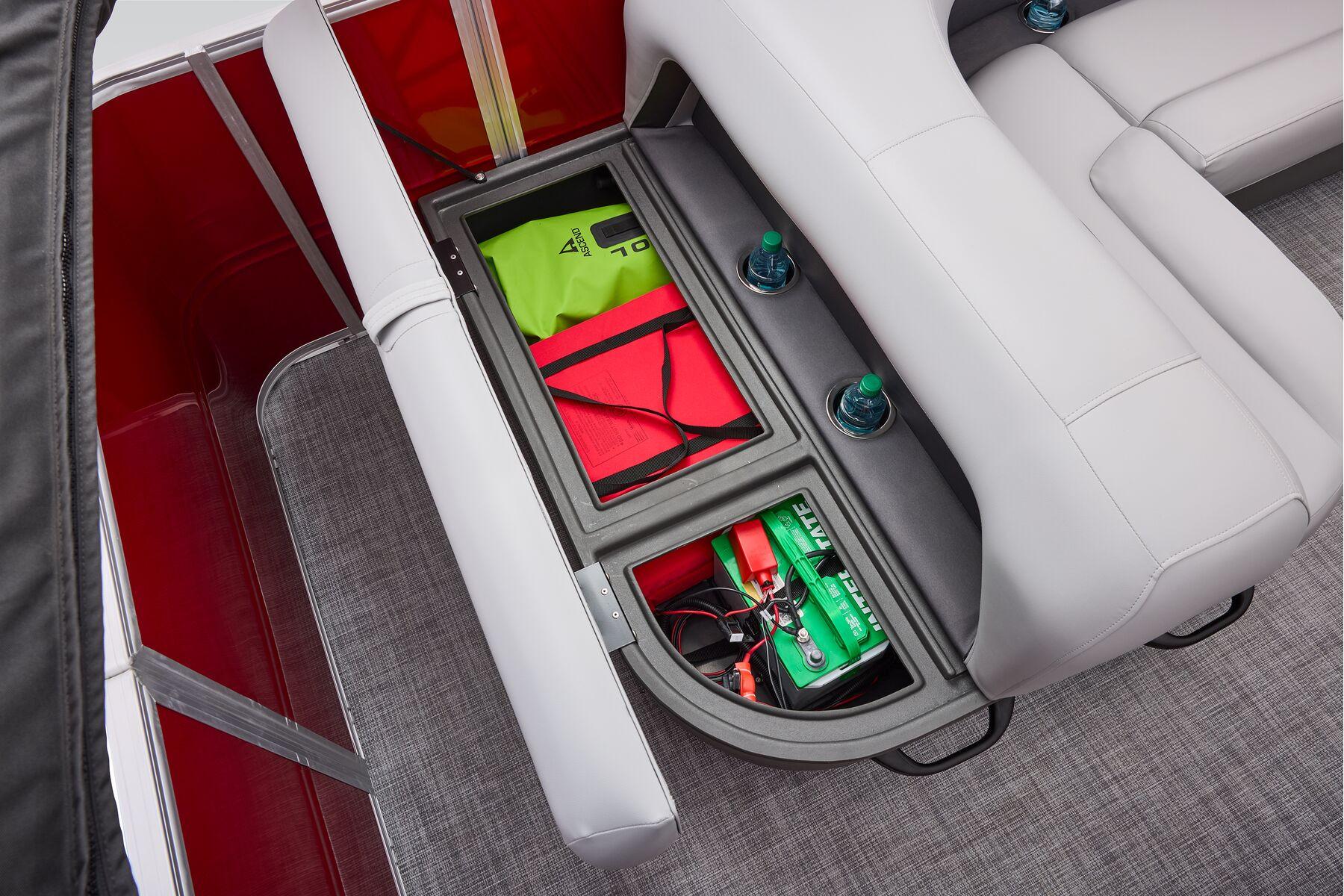 2026 Sun Tracker Party Barge 18 DLX Gallery