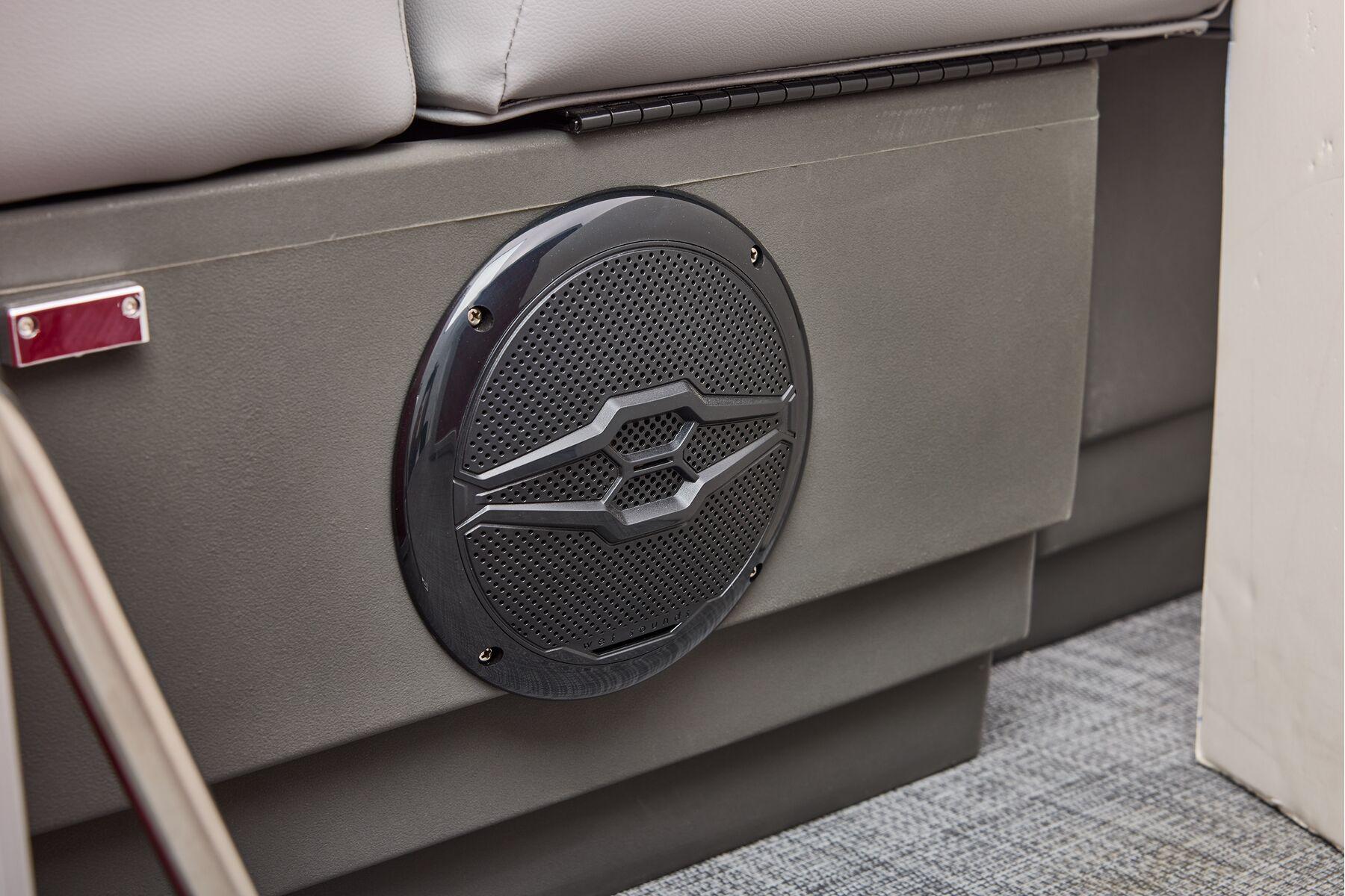 2026 Sun Tracker Party Barge 18 DLX Gallery