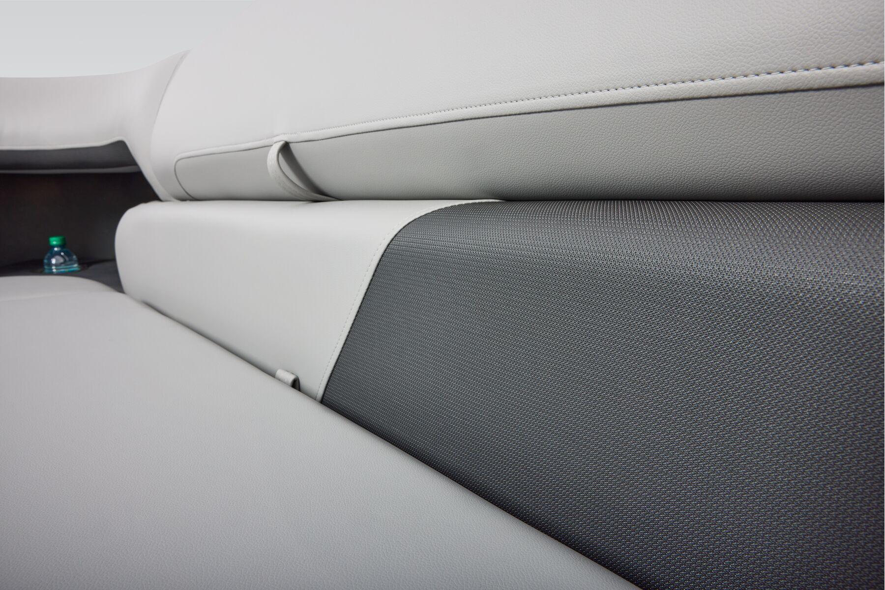 2026 Sun Tracker Party Barge 20 DLX Gallery