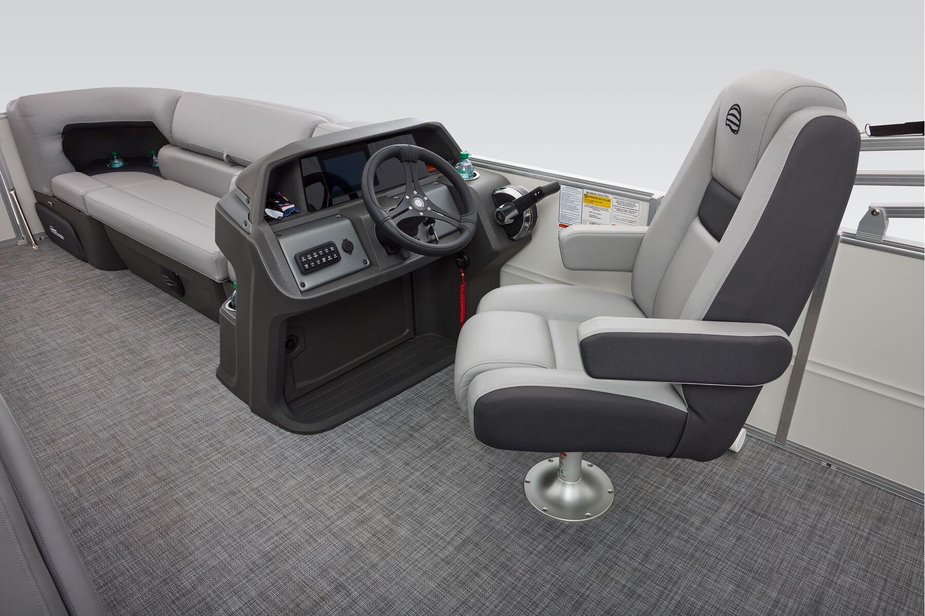 2026 Sun Tracker Party Barge 20 DLX Gallery