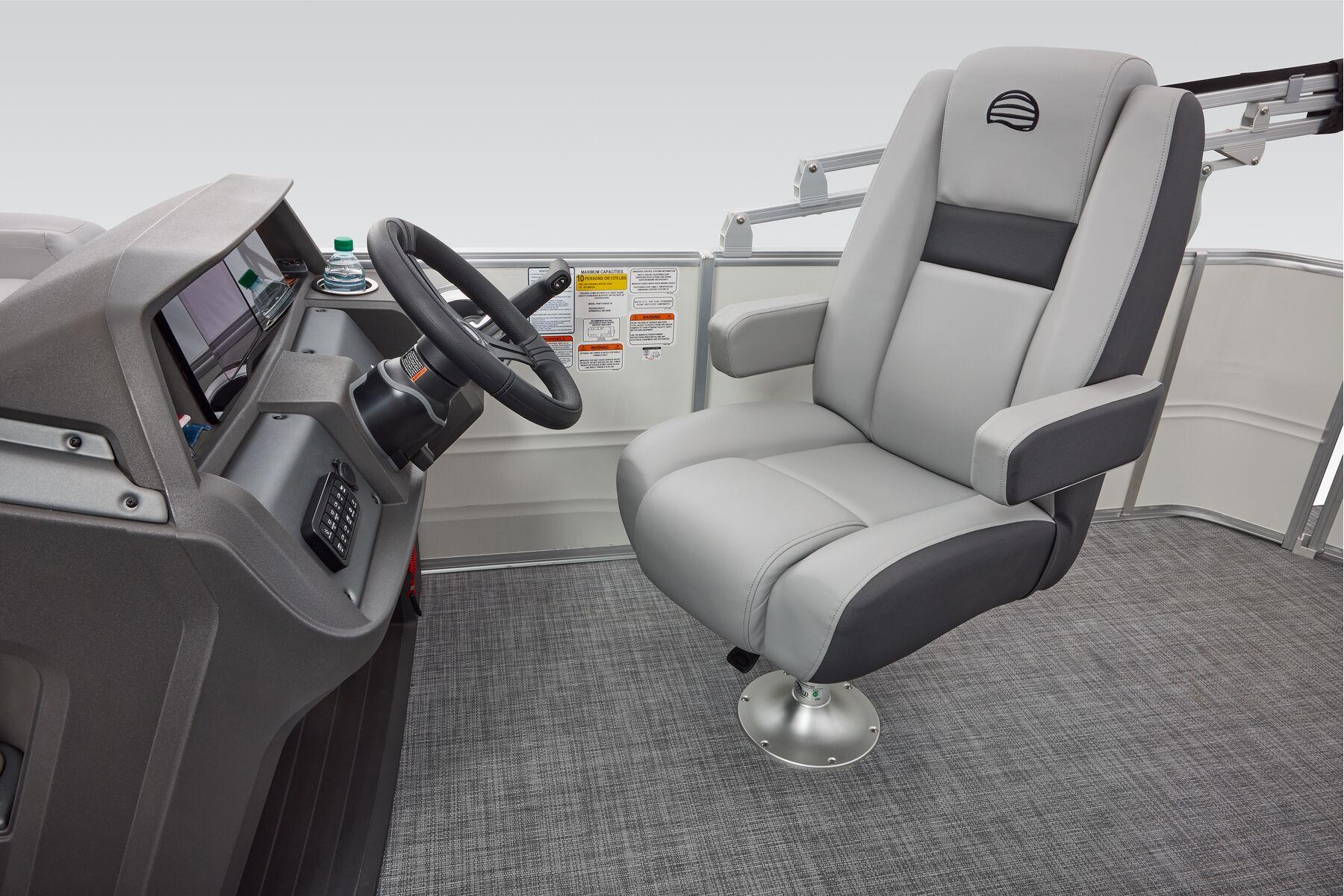 2026 Sun Tracker Party Barge 20 DLX Gallery