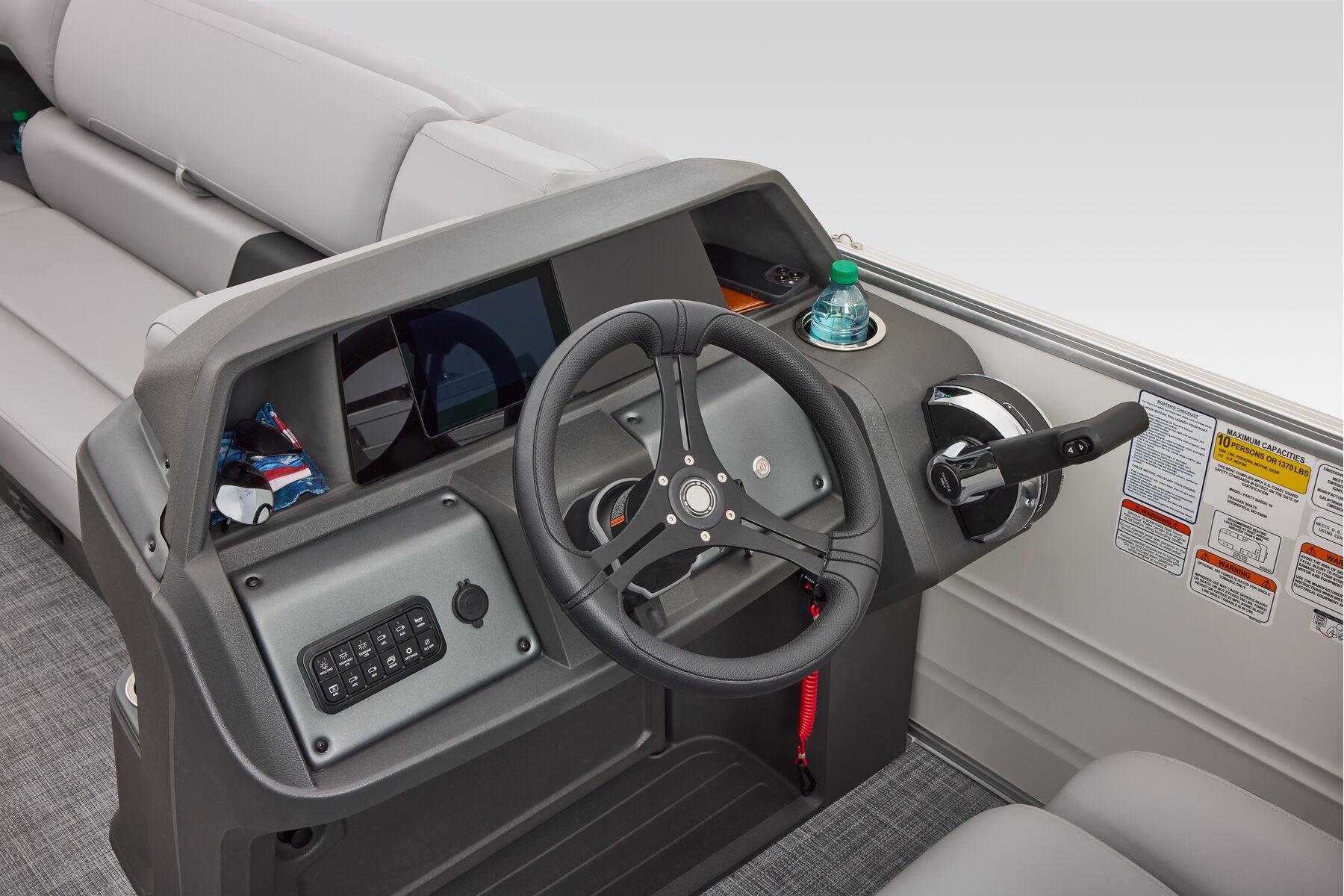 2026 Sun Tracker Party Barge 20 DLX Gallery