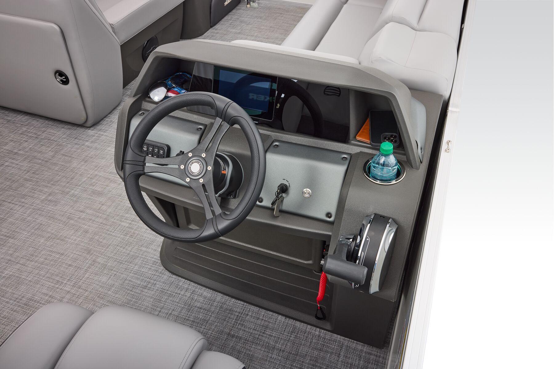 2026 Sun Tracker Party Barge 20 DLX Gallery