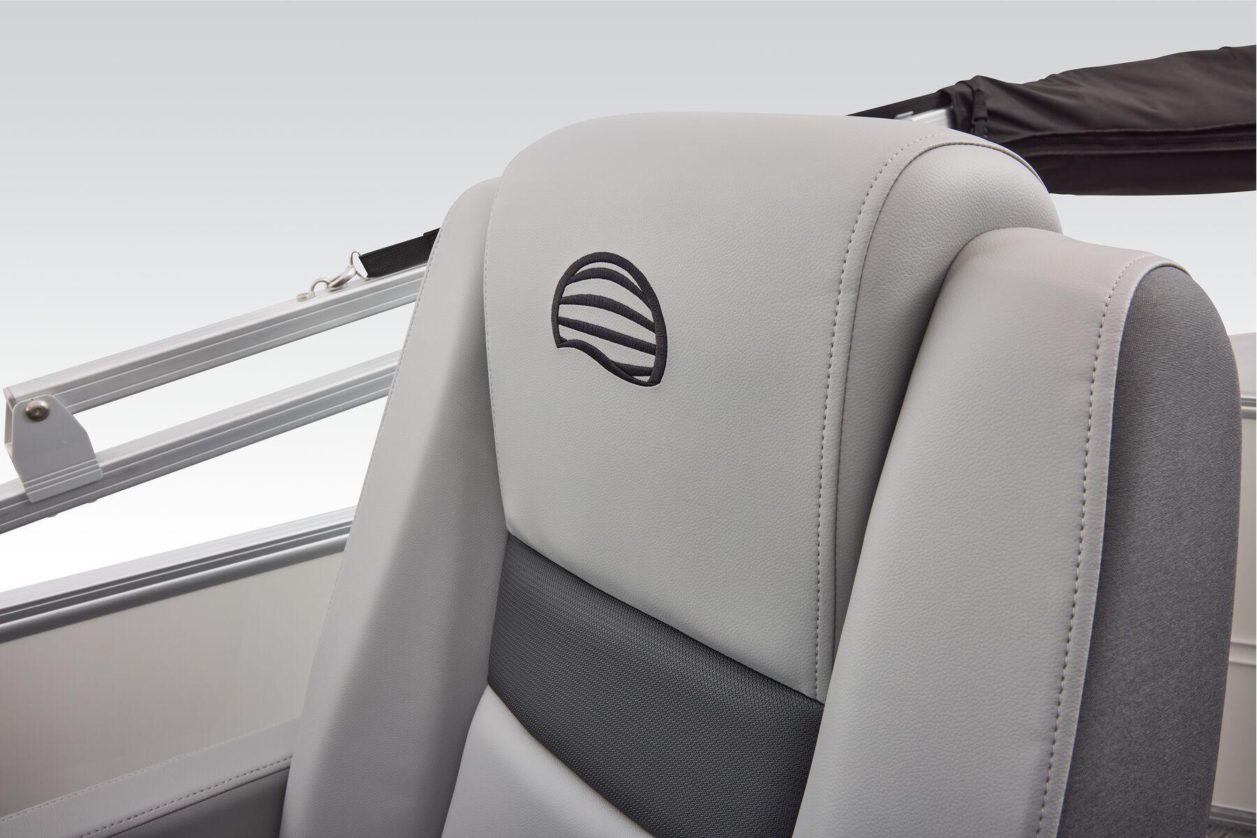 2026 Sun Tracker Party Barge 20 DLX Gallery