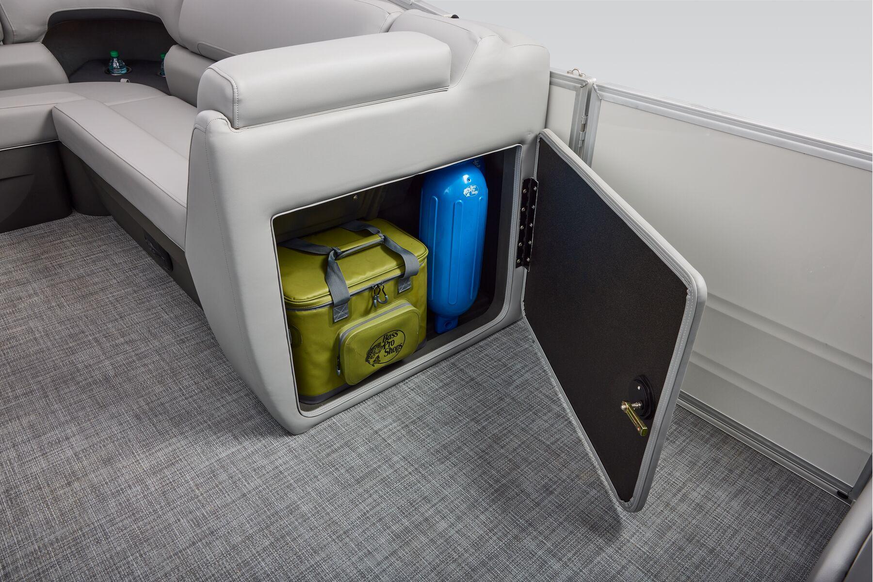 2026 Sun Tracker Party Barge 20 DLX Gallery