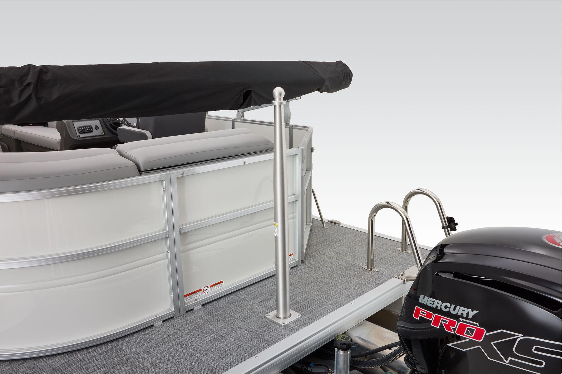 2026 Sun Tracker Party Barge 20 DLX Gallery