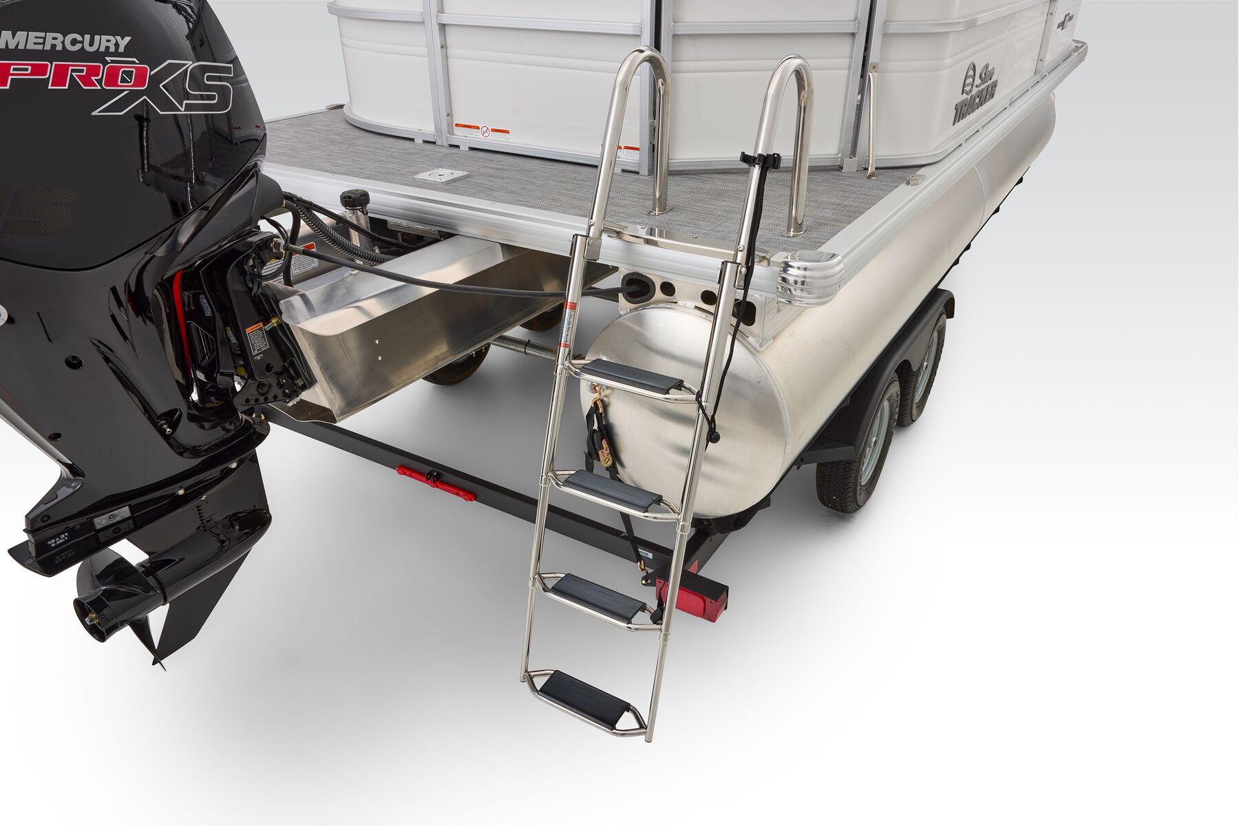 2026 Sun Tracker Party Barge 20 DLX Gallery