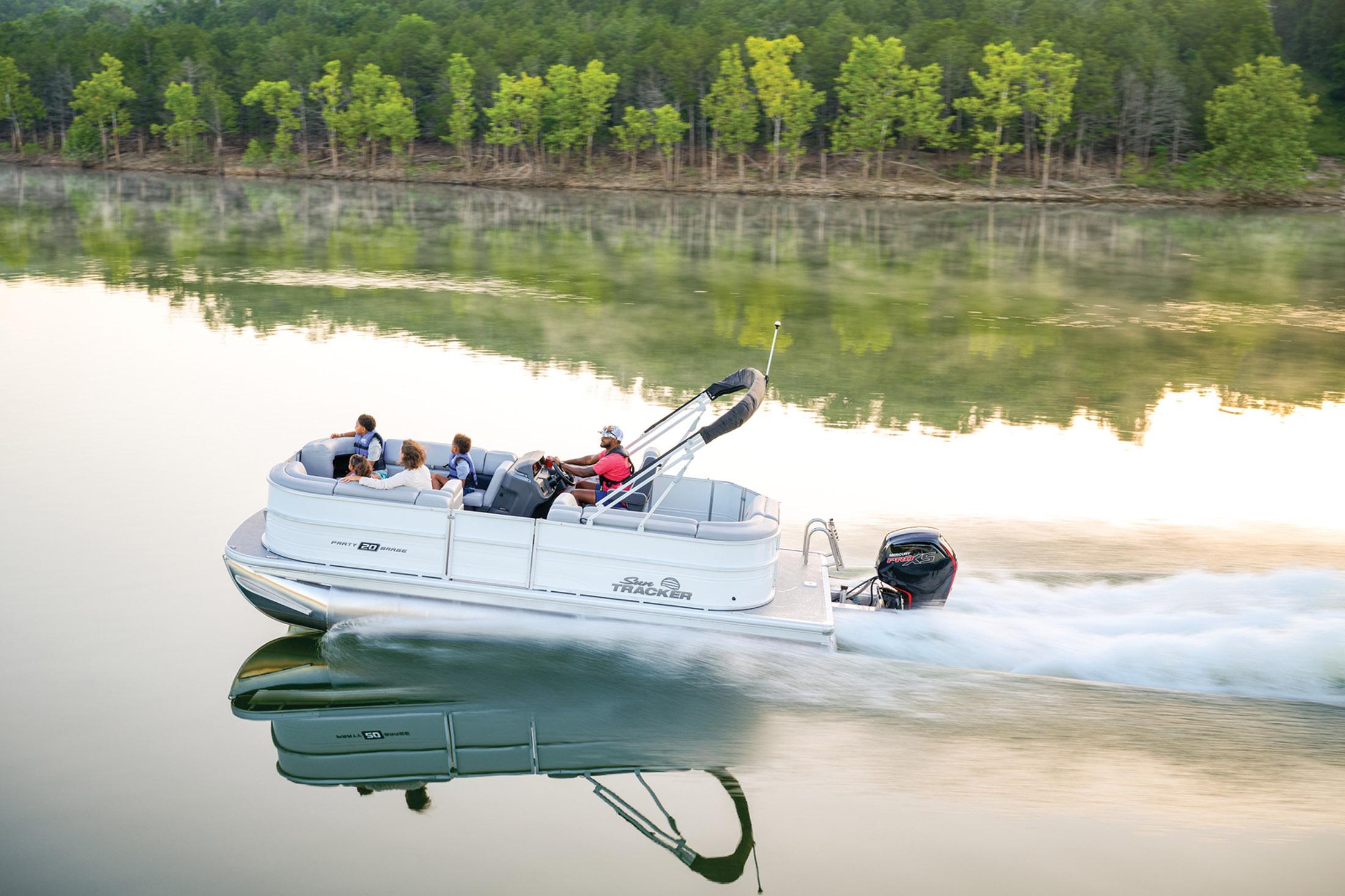 2026 Sun Tracker Party Barge 20 DLX Gallery