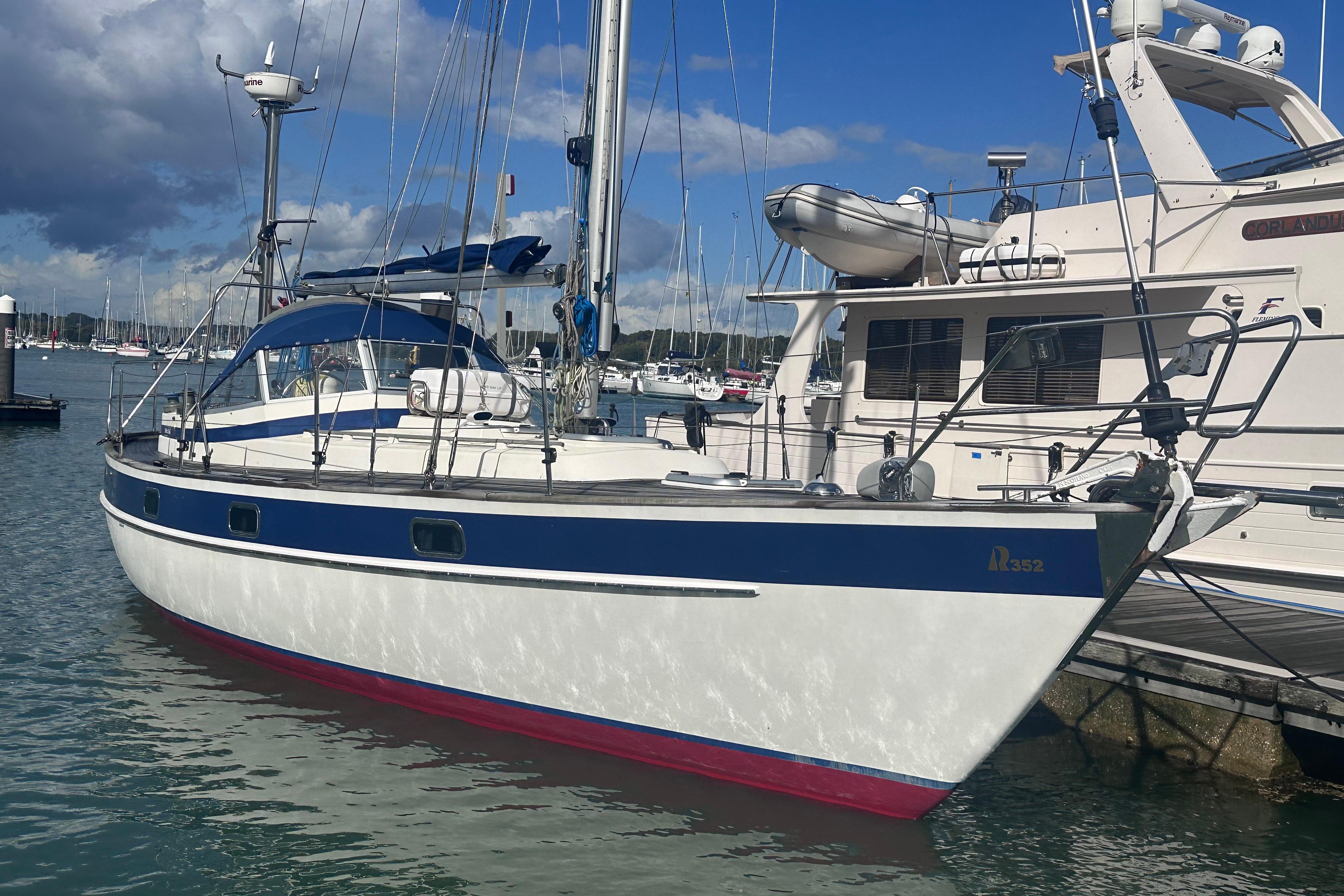 Hallberg-Rassy 352 for sale