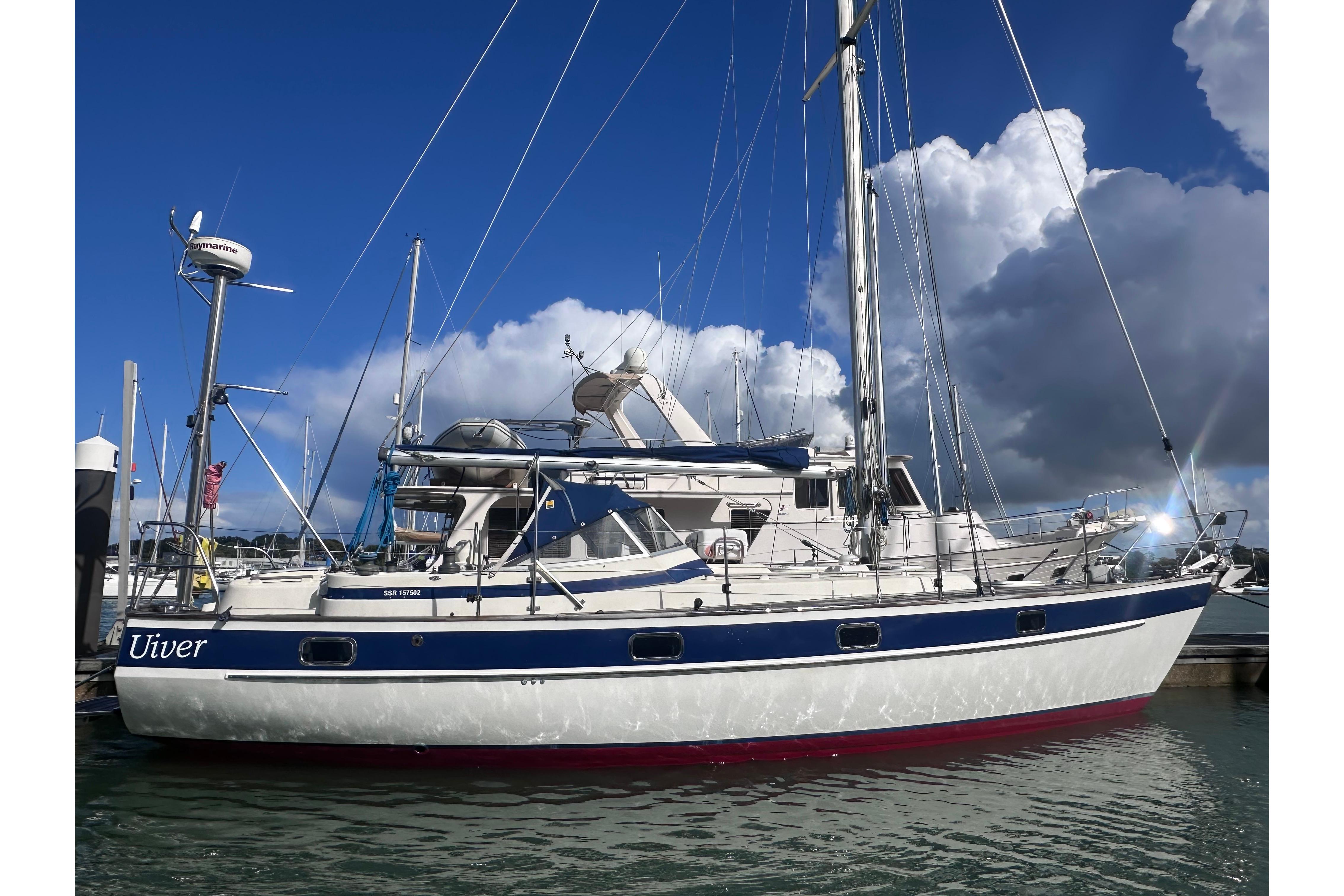 Hallberg-Rassy 352 for sale