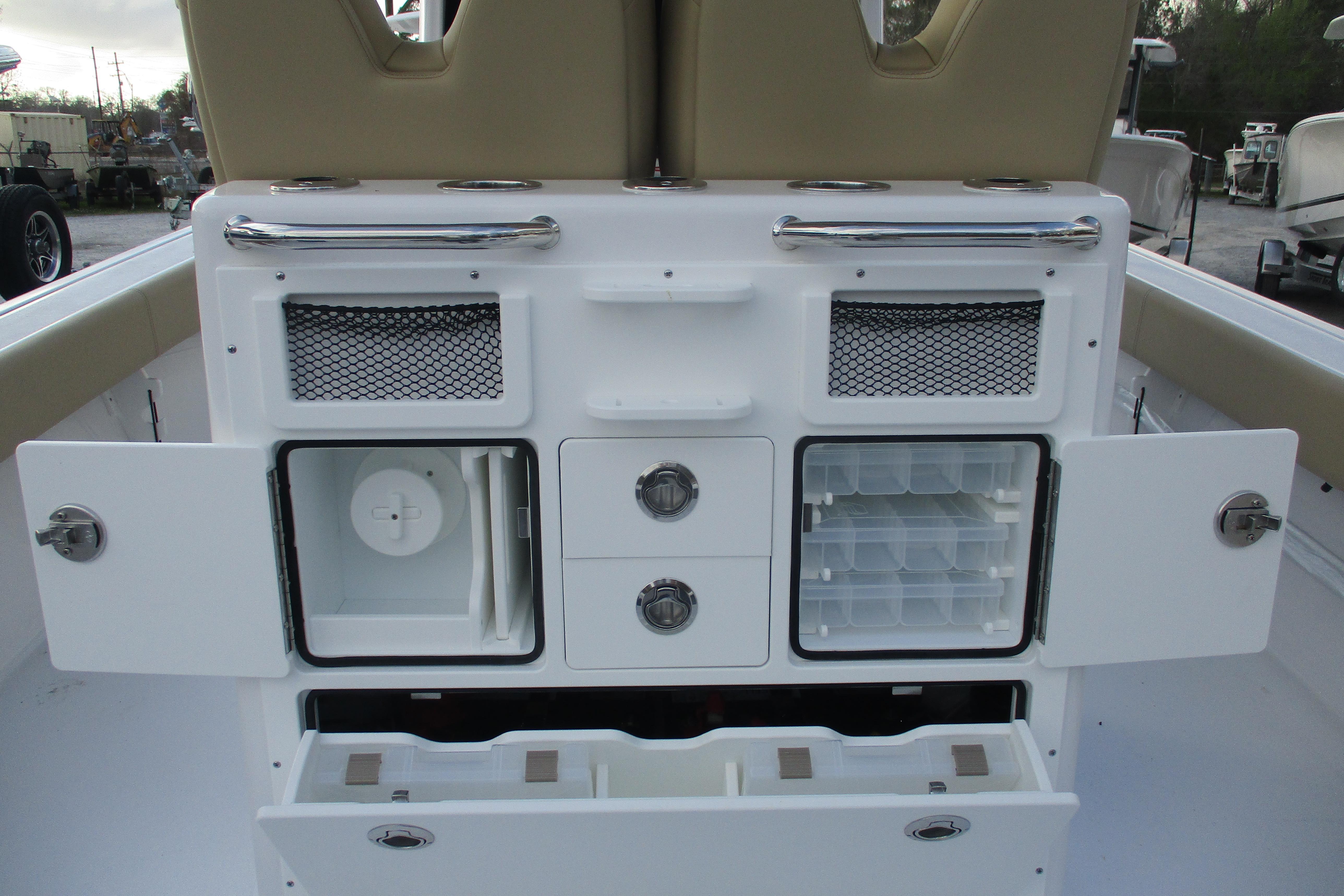 2026 Sportsman Masters 267OE Bay Boat-10