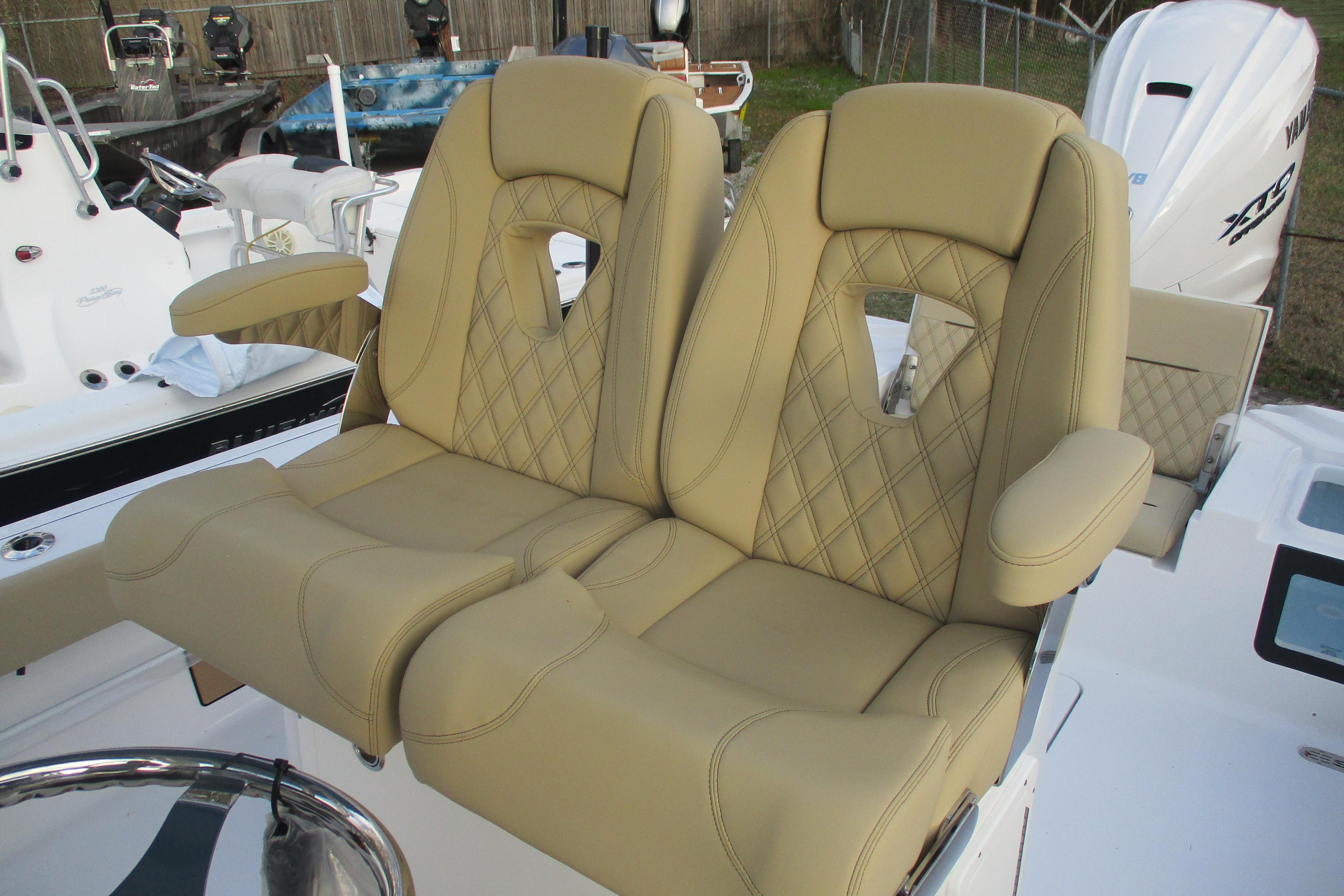 2026 Sportsman Masters 267OE Bay Boat-20