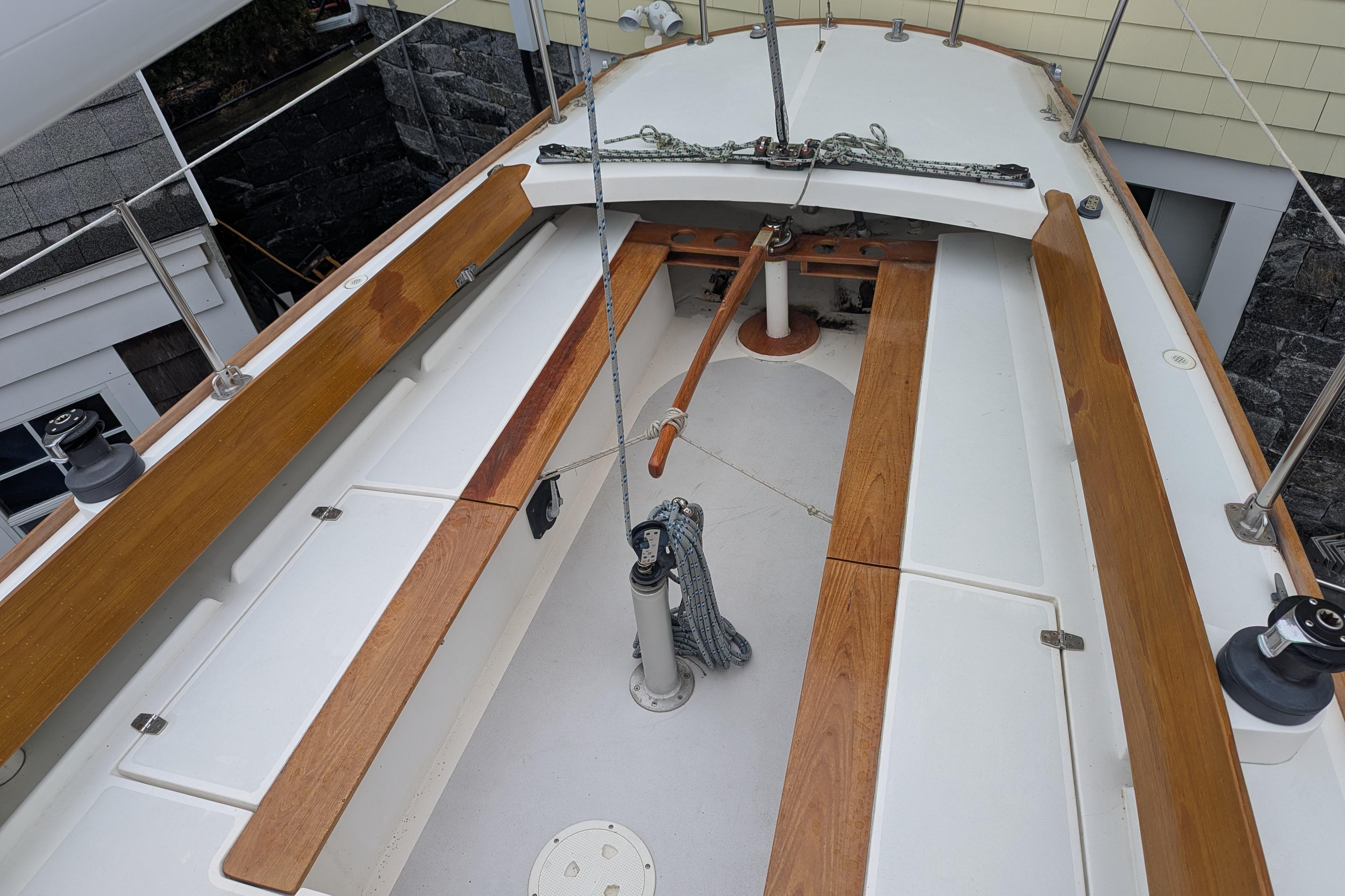 1992 Alerion Express 28-13