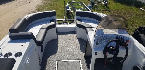 2015 Caravelle boat for sale, model of the boat is Razor 219 UU & Image # 3 of 11