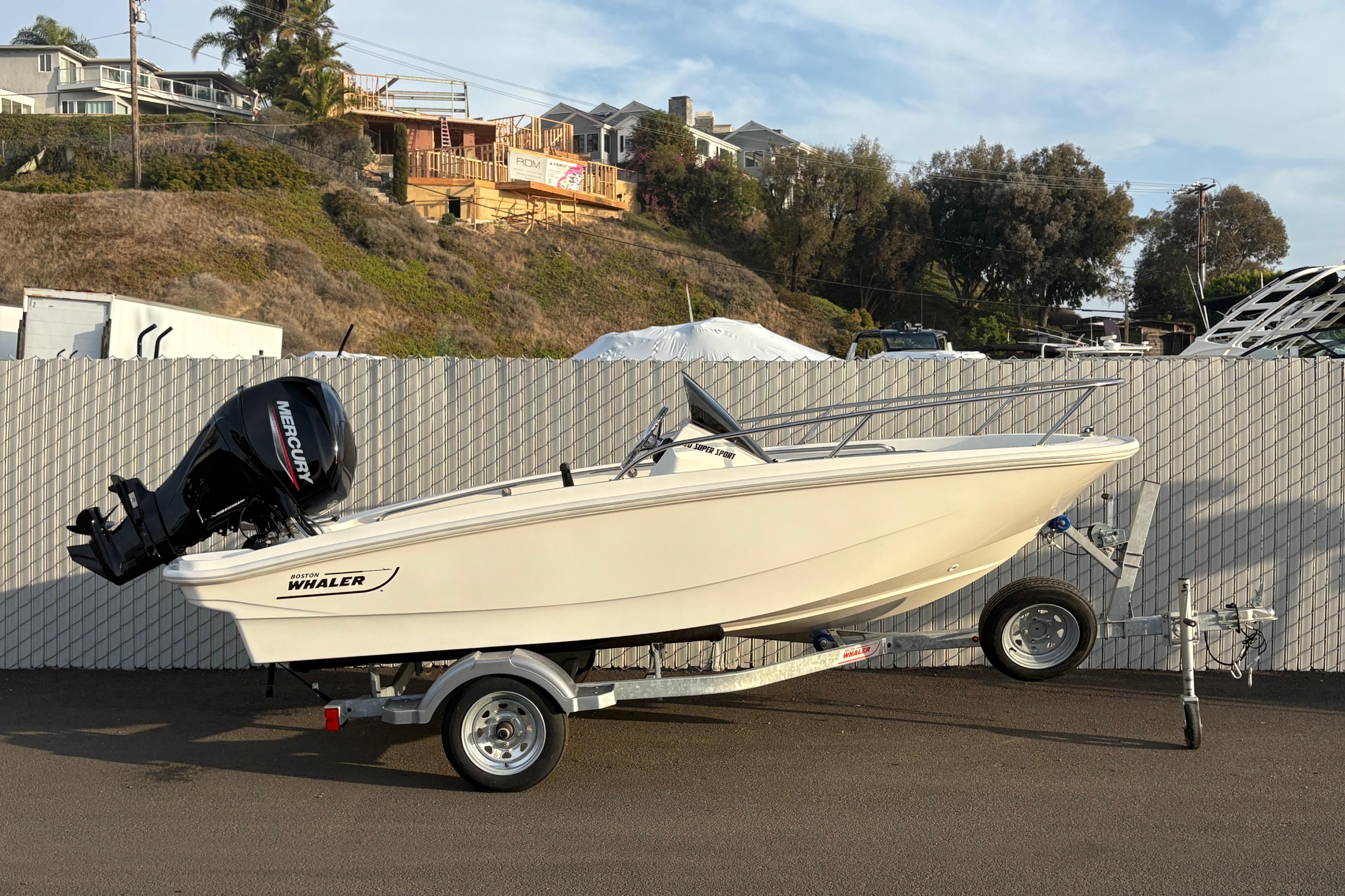 2025 Boston Whaler 130 Super Sport #BW0900B primary image