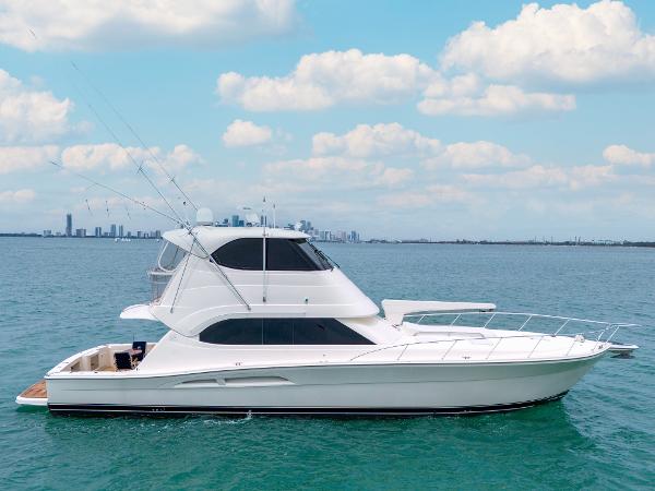 2008 Riviera 51 Enclosed Bridge