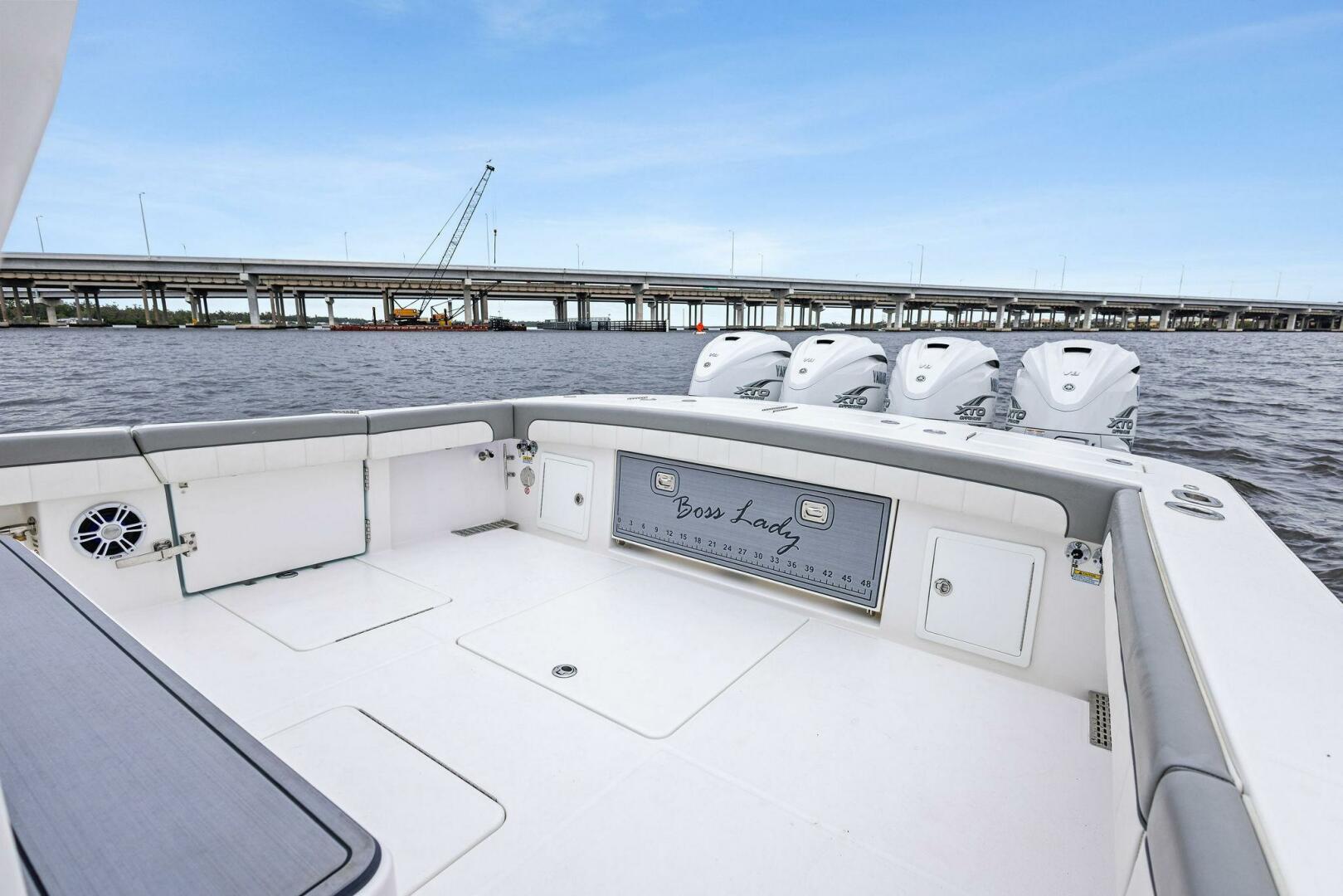 2023-regulator-41-center-console-power-9751374-20250408141230503-1_XLARGE