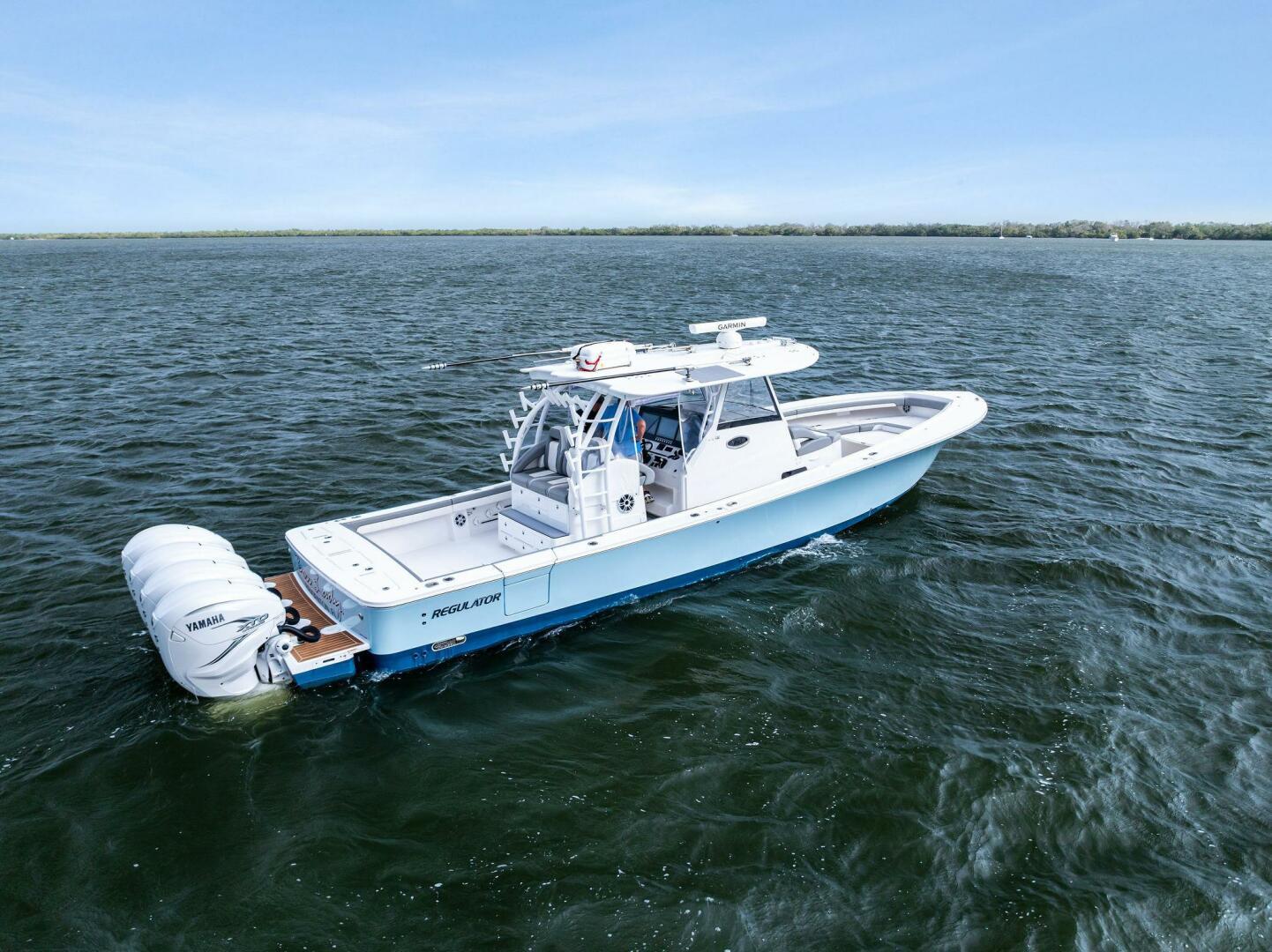 2023-regulator-41-center-console-power-9751374-20250408141316619-1_XLARGE