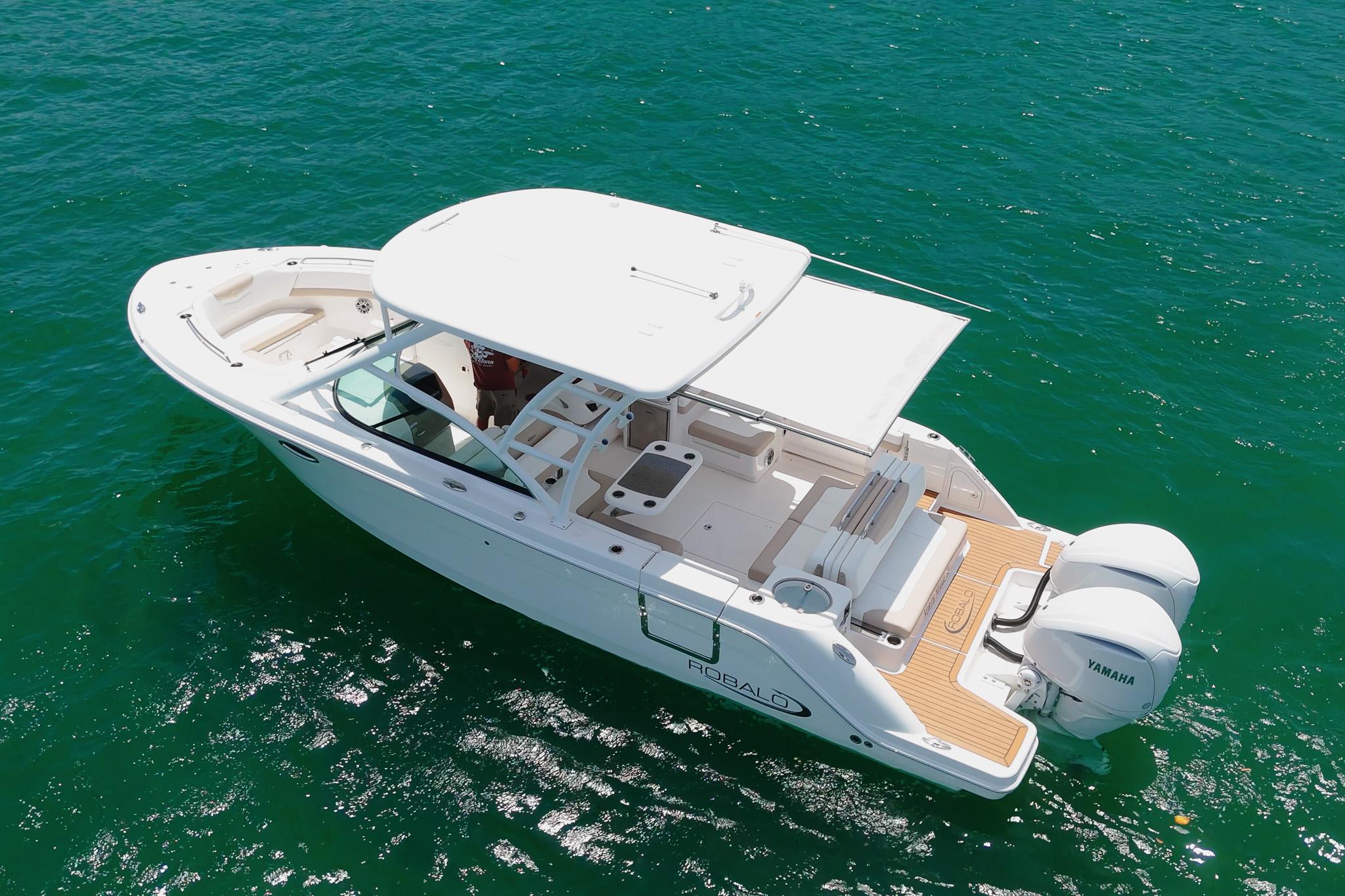 2024-robalo-r317-dual-console-power-9821374-20250530123047218-1_XLARGE