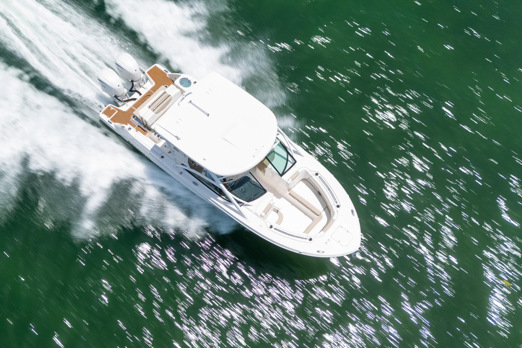 2024-robalo-r317-dual-console-power-9821374-20250530123058182-1_XLARGE