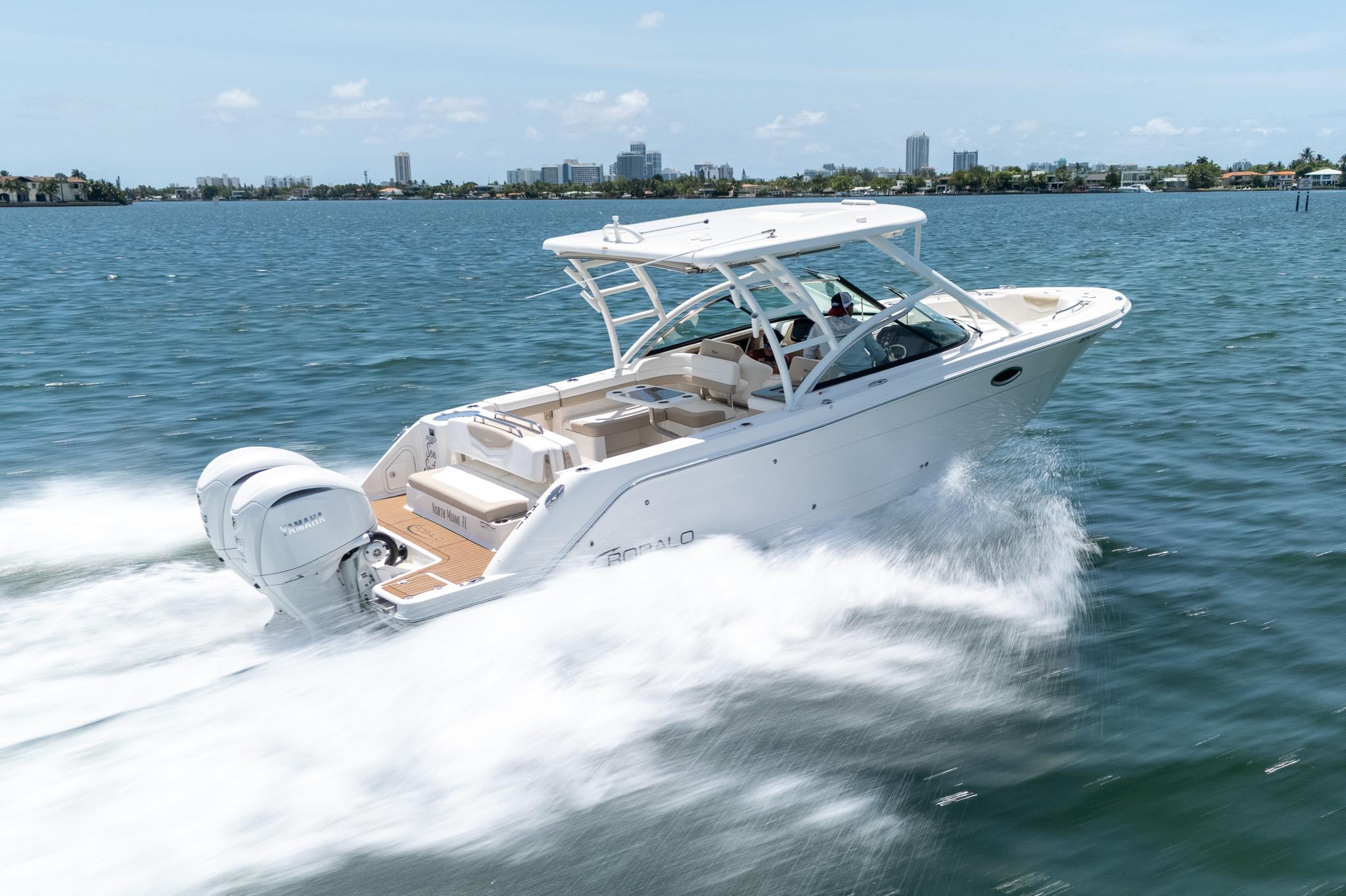 2024-robalo-r317-dual-console-power-9821374-20250530123101267-1_XLARGE