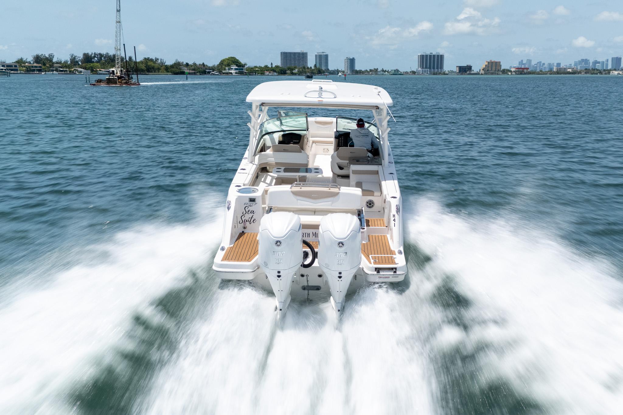 2024-robalo-r317-dual-console-power-9821374-20250530123104331-1_XLARGE