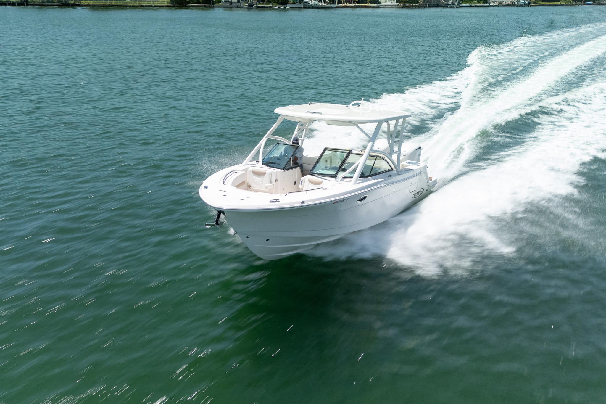 2024-robalo-r317-dual-console-power-9821374-20250530123106216-1_XLARGE