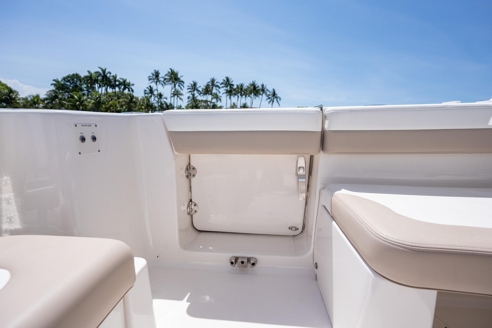 2024-robalo-r317-dual-console-power-9821374-20250530123113358-1_XLARGE