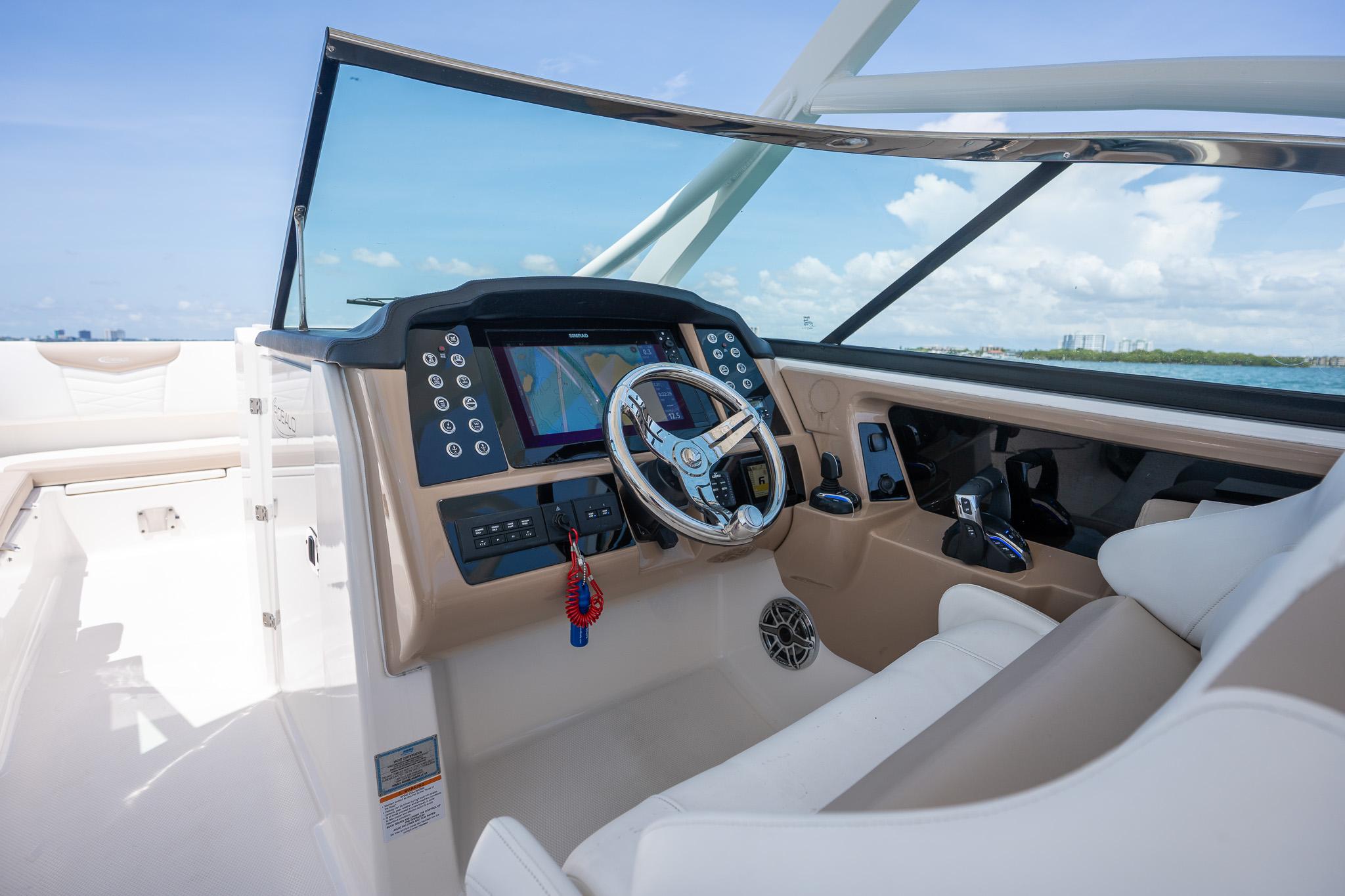 2024-robalo-r317-dual-console-power-9821374-20250530123115380-1_XLARGE