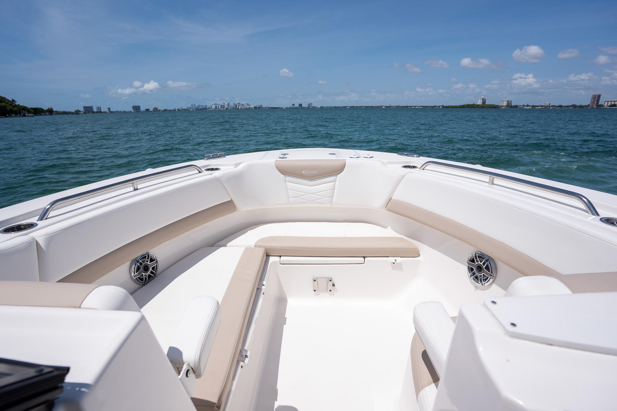 2024-robalo-r317-dual-console-power-9821374-20250530123121386-1_XLARGE