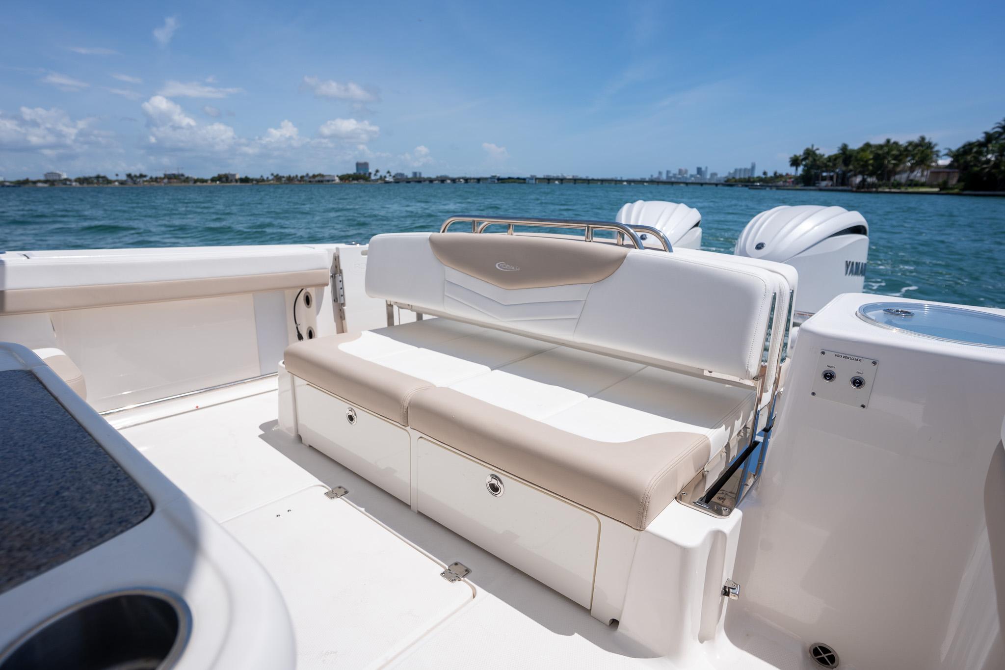 2024-robalo-r317-dual-console-power-9821374-20250530123129410-1_XLARGE