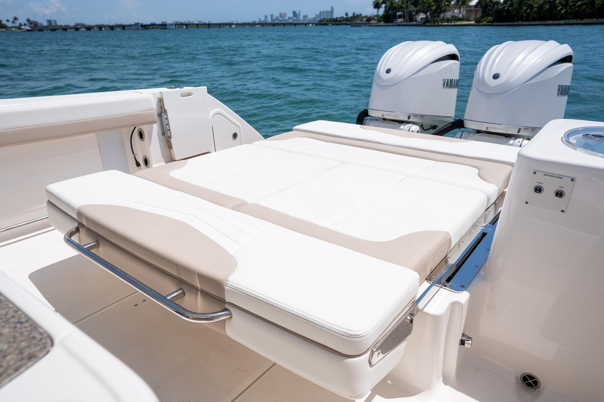 2024-robalo-r317-dual-console-power-9821374-20250530123132318-1_XLARGE