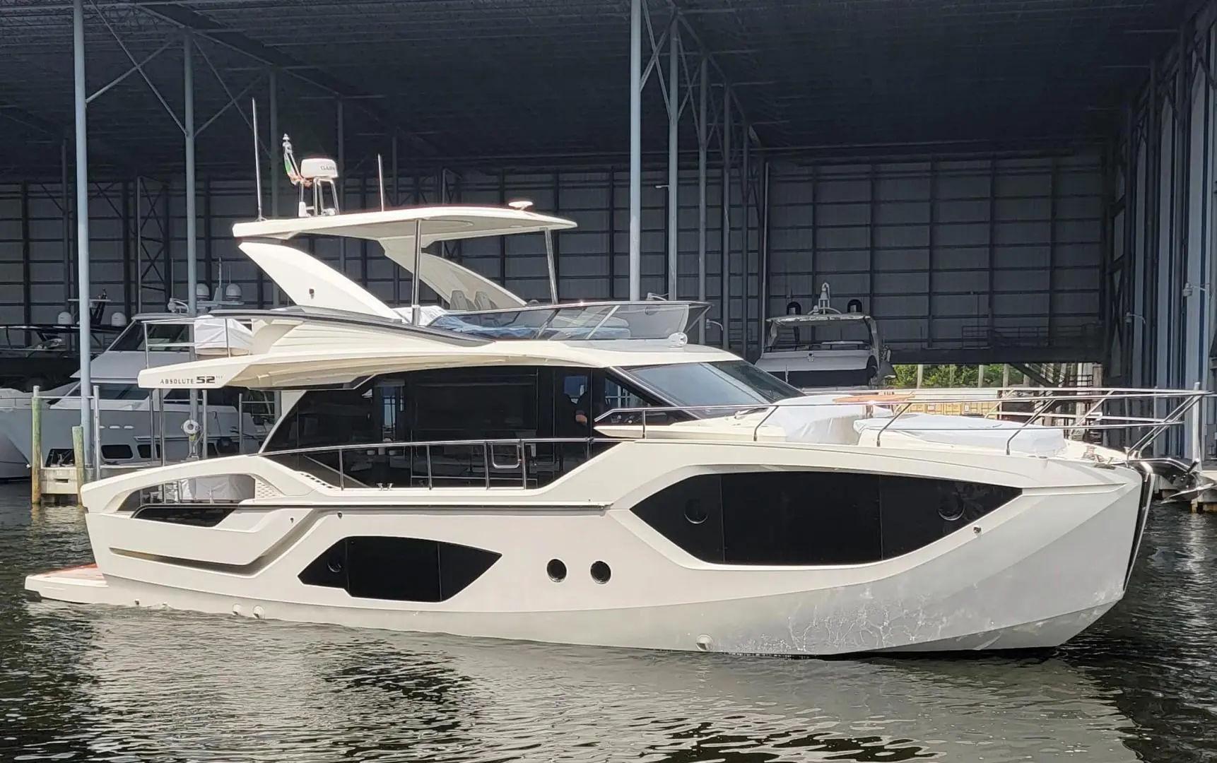  Yacht Photos Pics 2023-Absolute-52-Fly