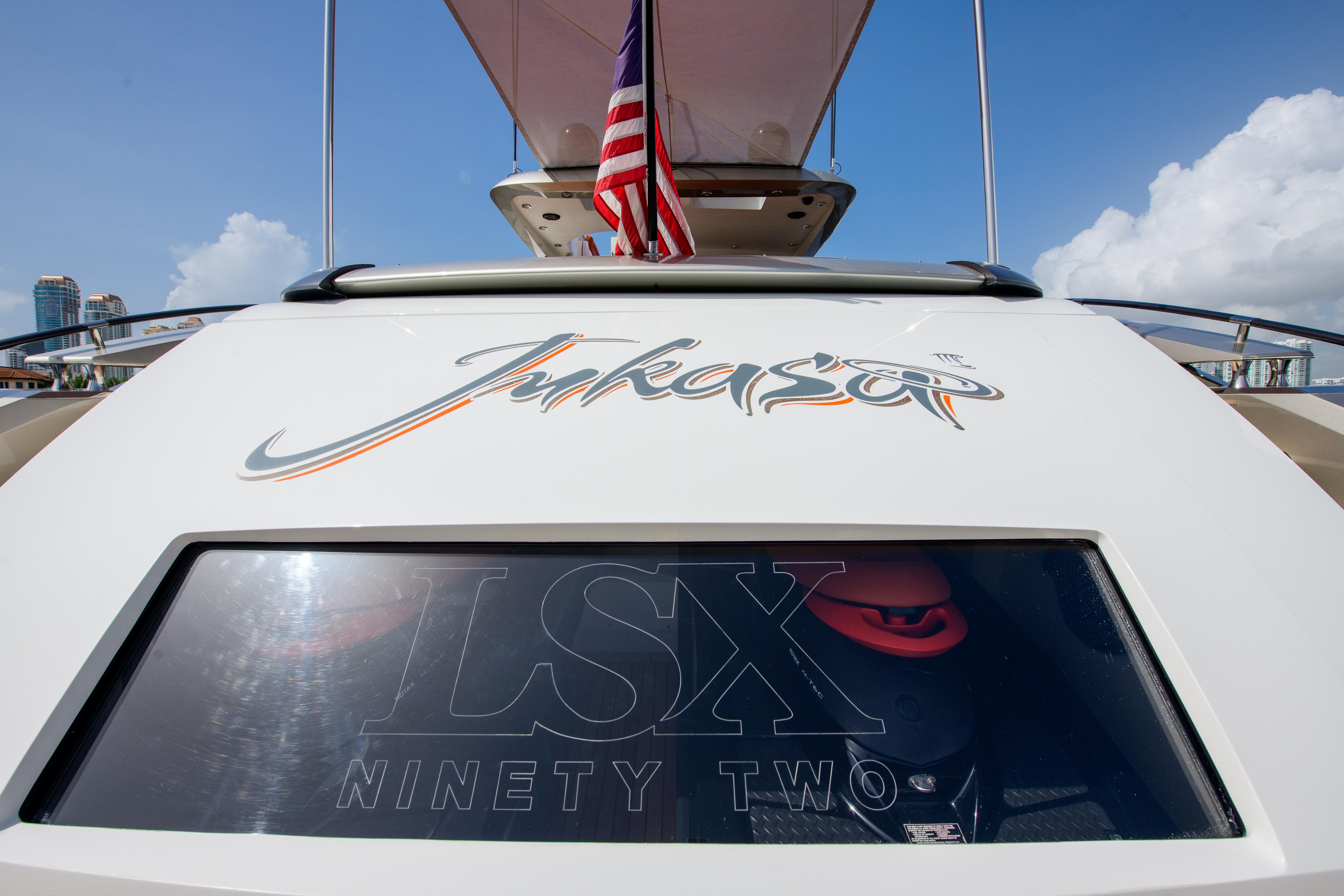 Lazzara 92 JUKASA III - Stern