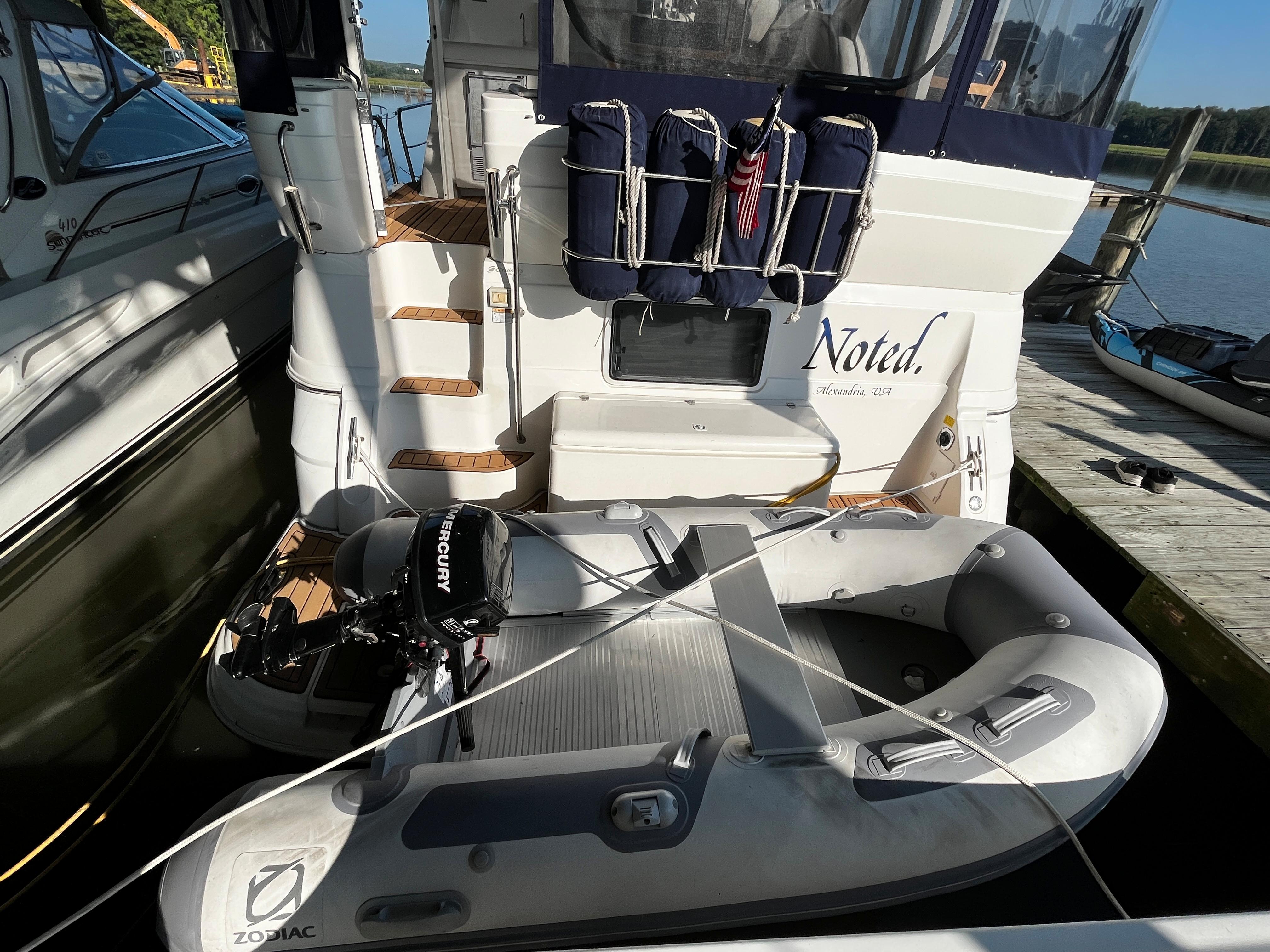 2003 Cruisers Yachts 3750 Aft Cabin