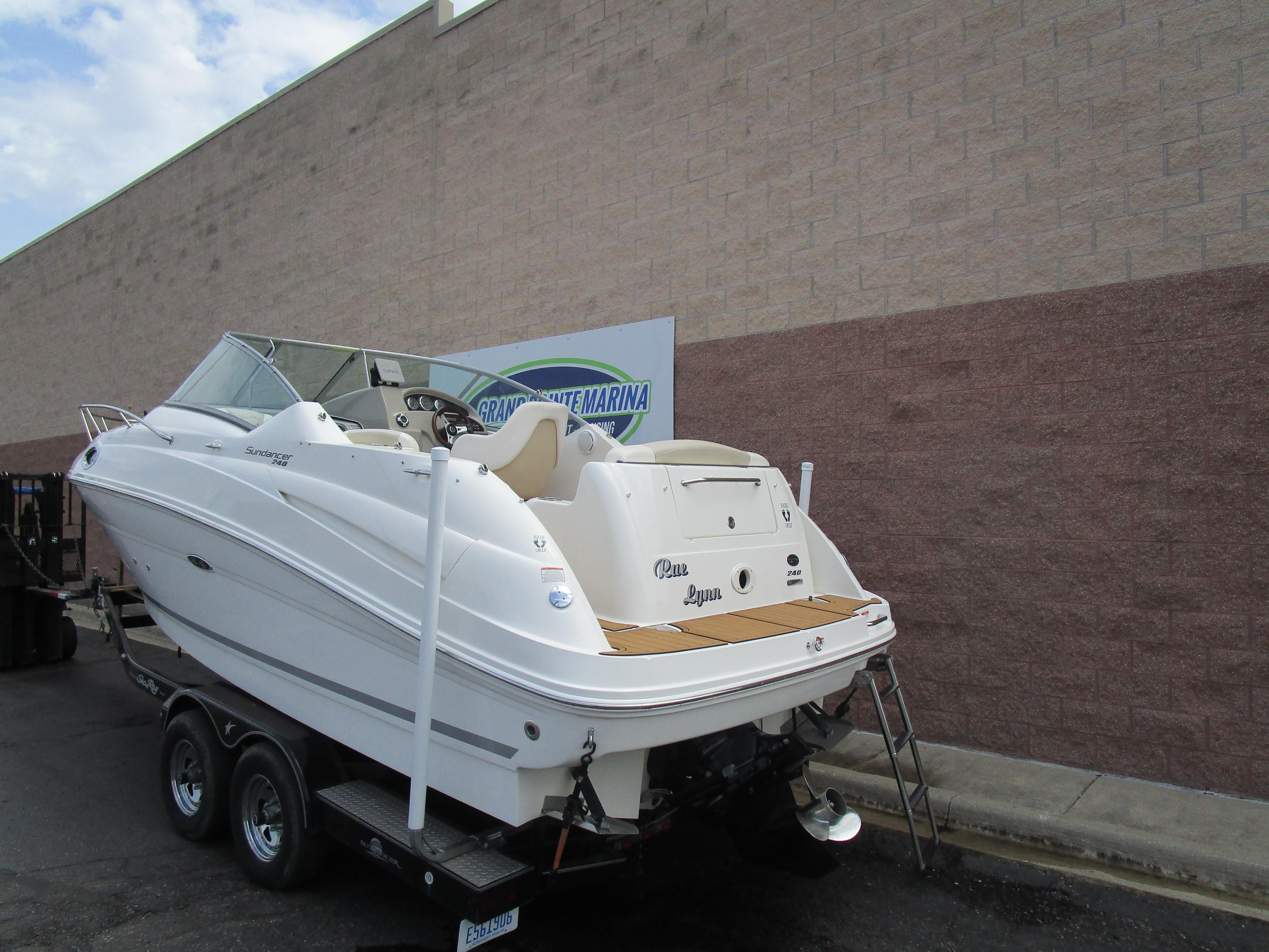 2010 Sea Ray 240 SUN DANCER Gallery
