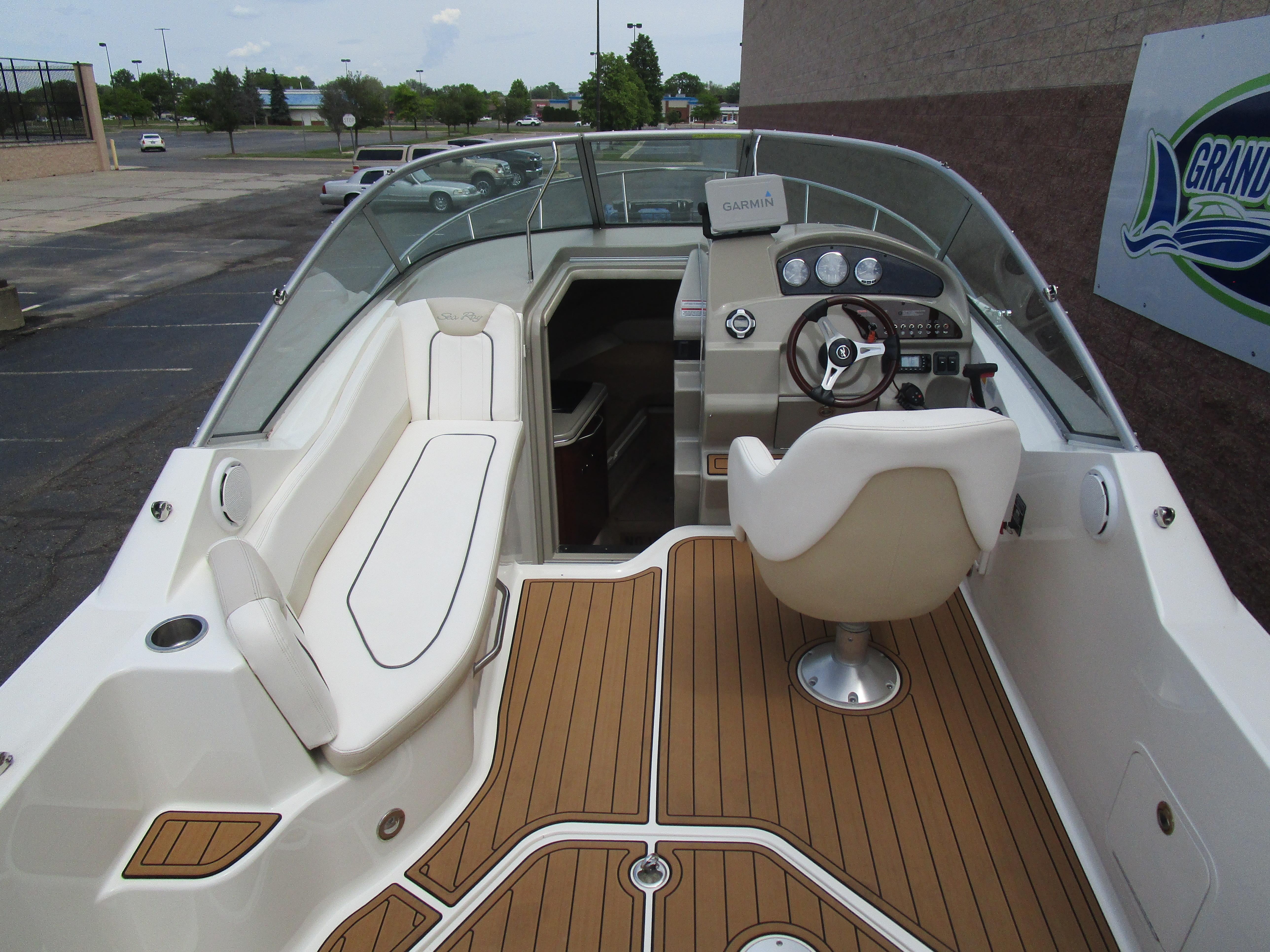 2010 Sea Ray 240 SUN DANCER Gallery