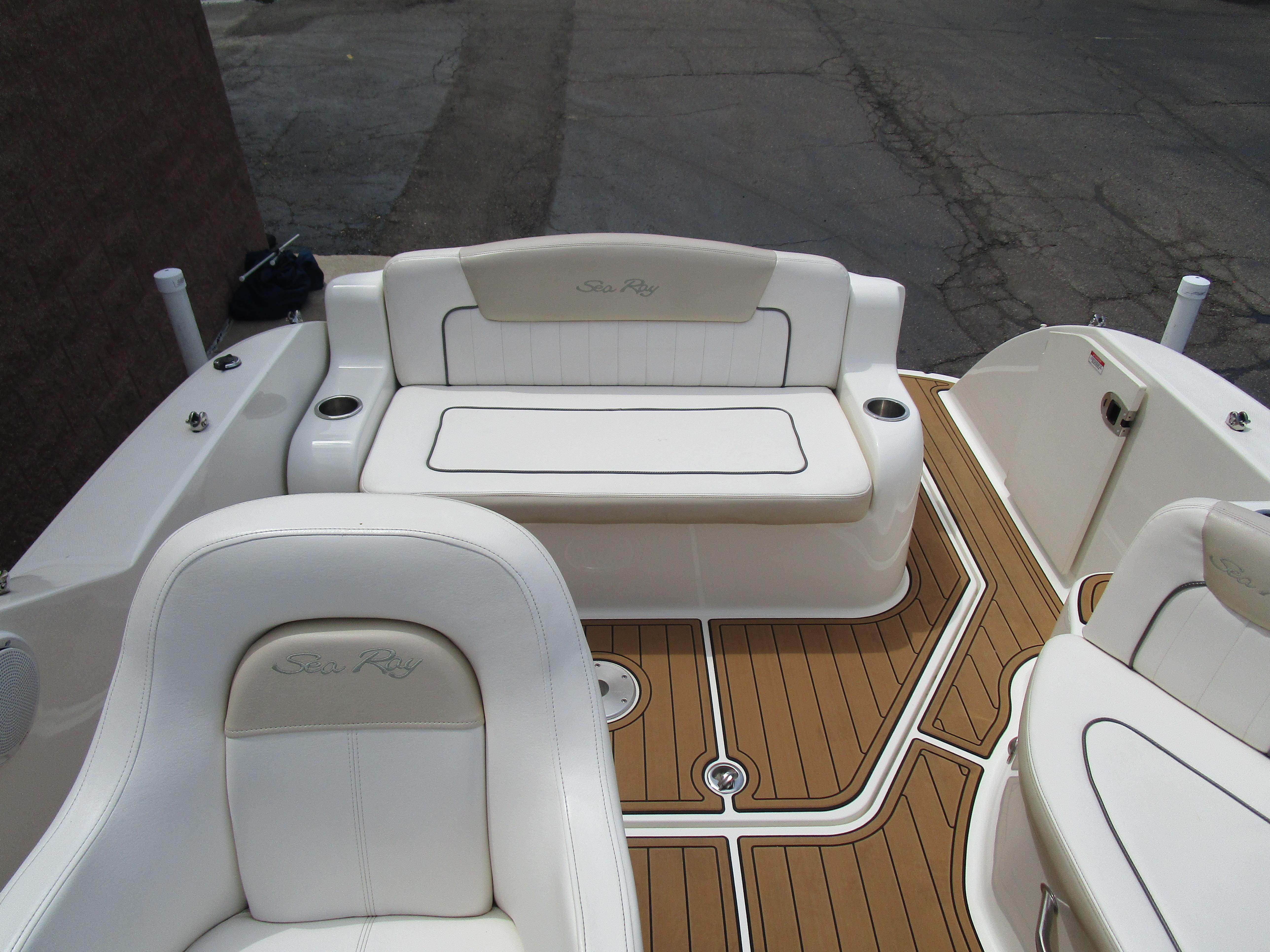 2010 Sea Ray 240 SUN DANCER Gallery