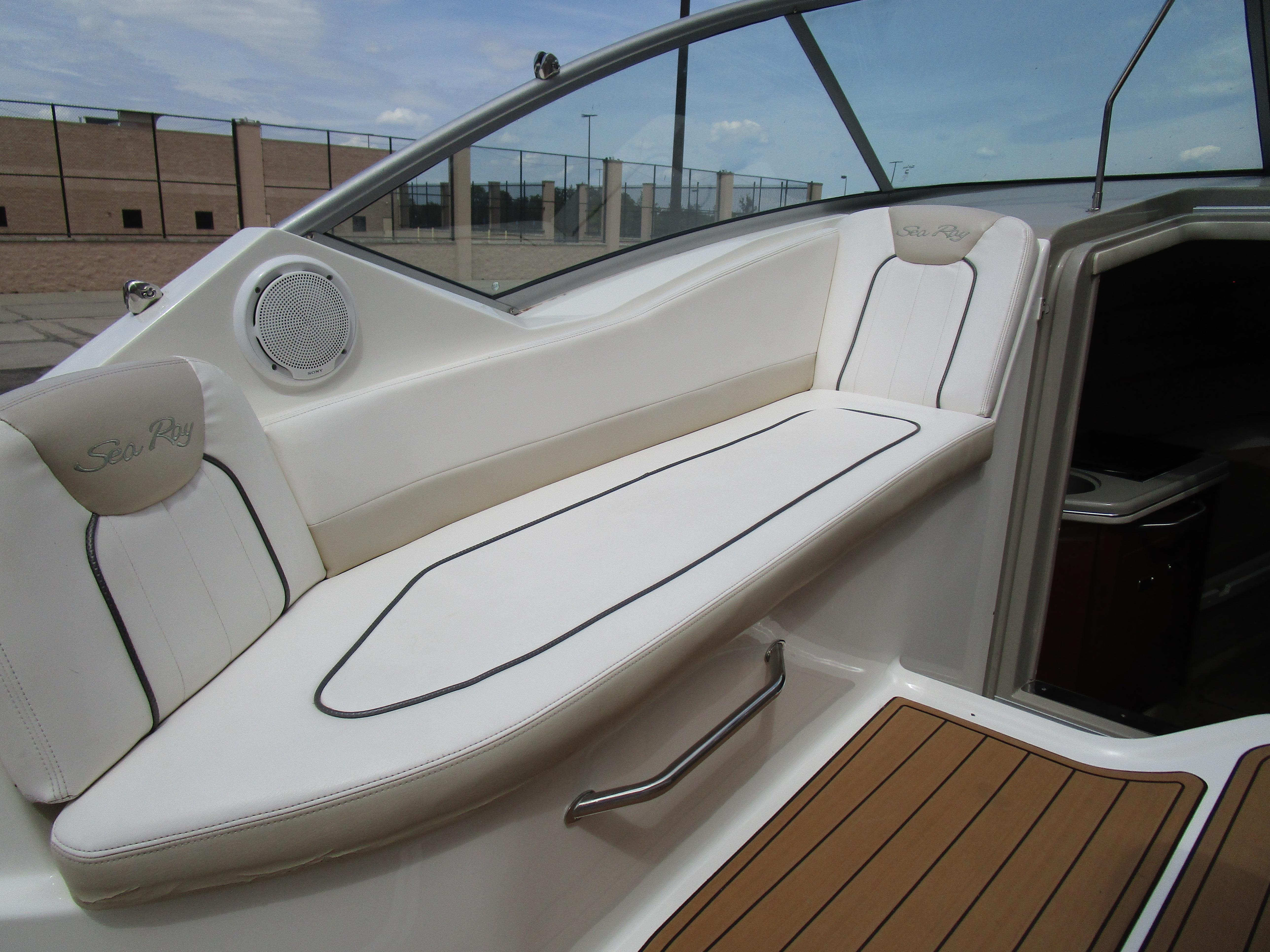 2010 Sea Ray 240 SUN DANCER Gallery