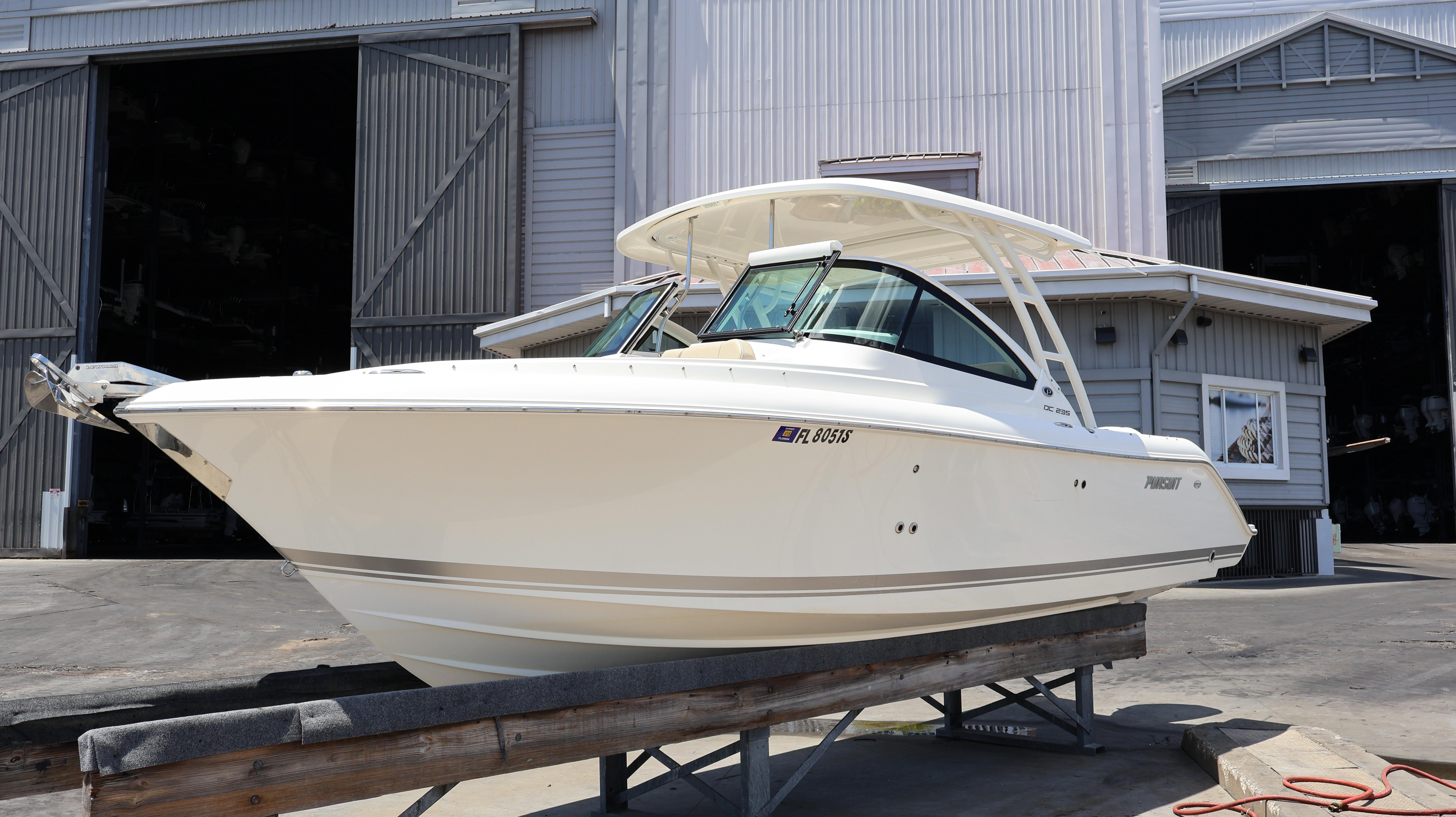 2020 Pursuit DC 235 Dual Console