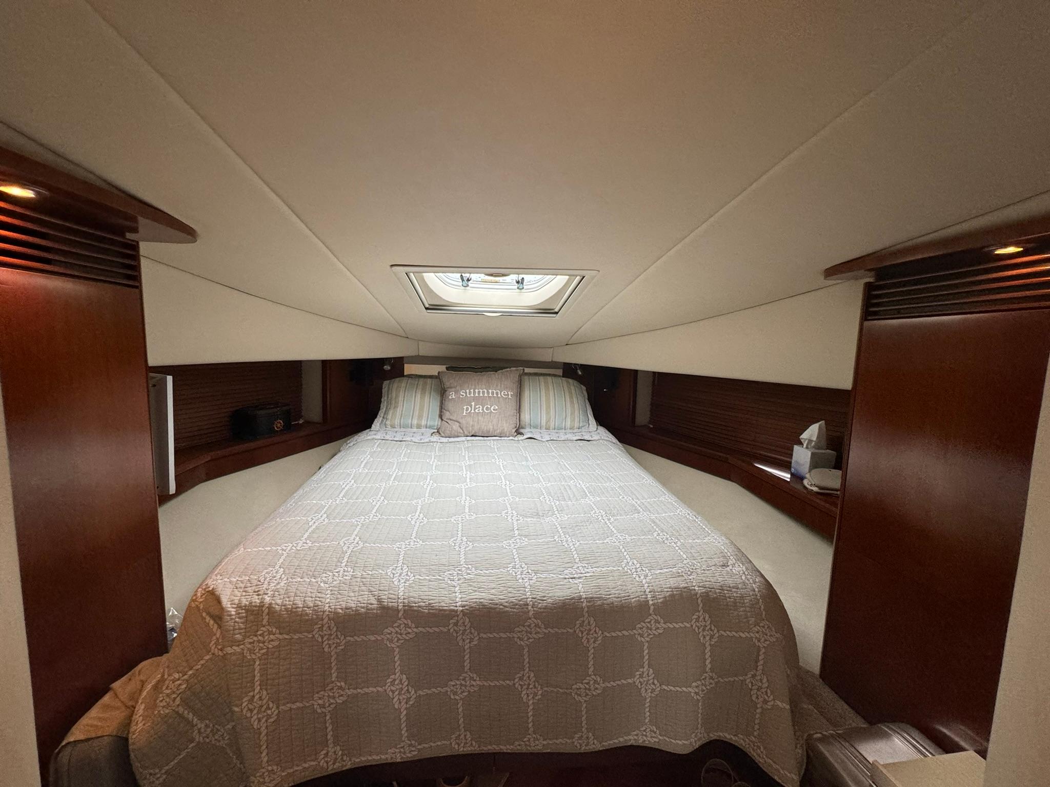 NY 9318 DW Knot 10 Yacht Sales