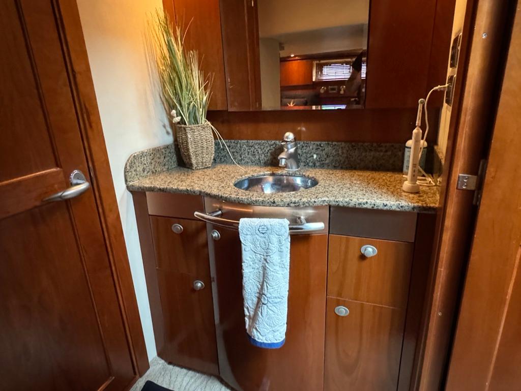 NY 9318 DW Knot 10 Yacht Sales