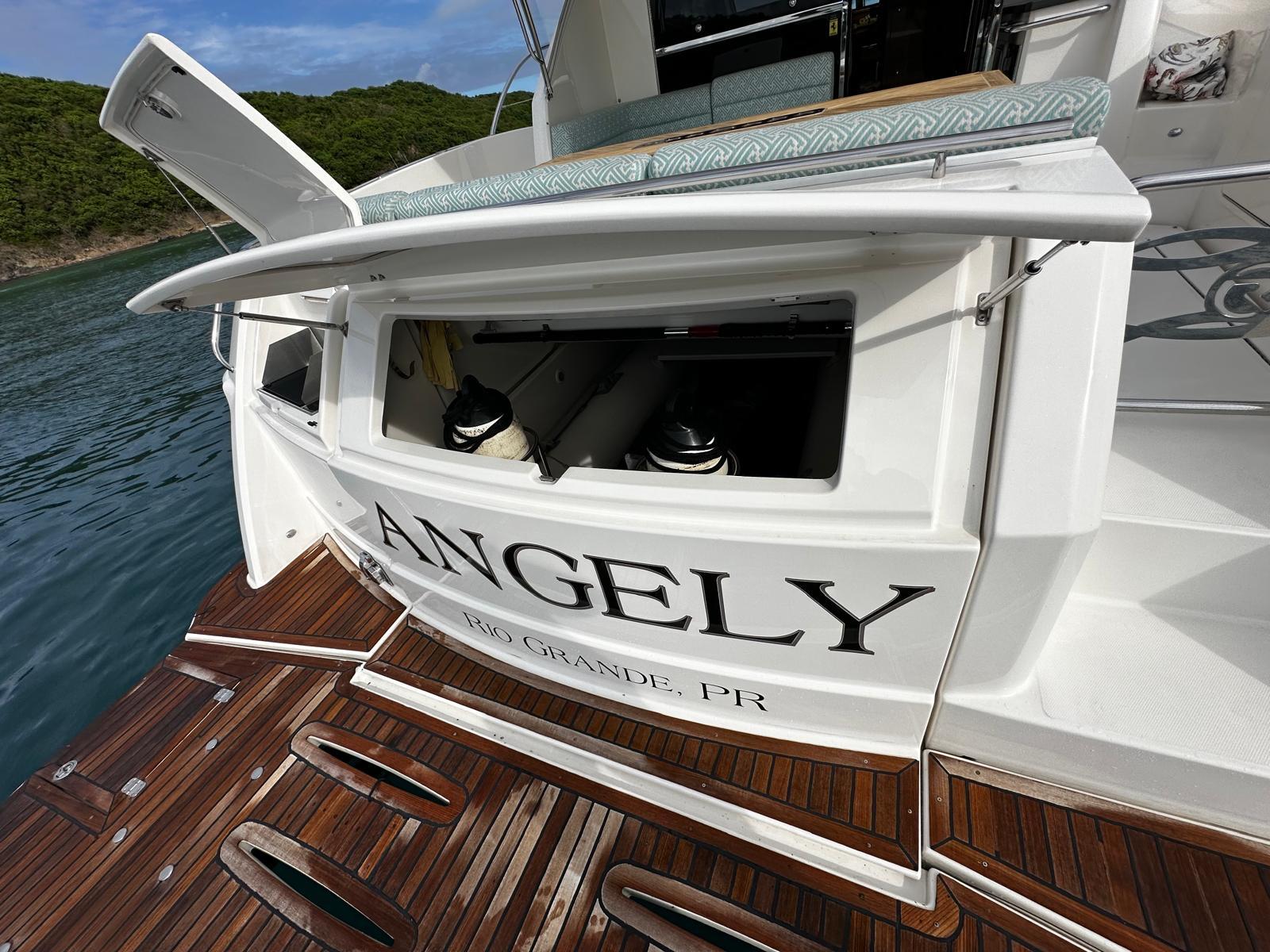 Riviera-5000 Sport Yacht 2016 -PR-9791401 | Thumbnail