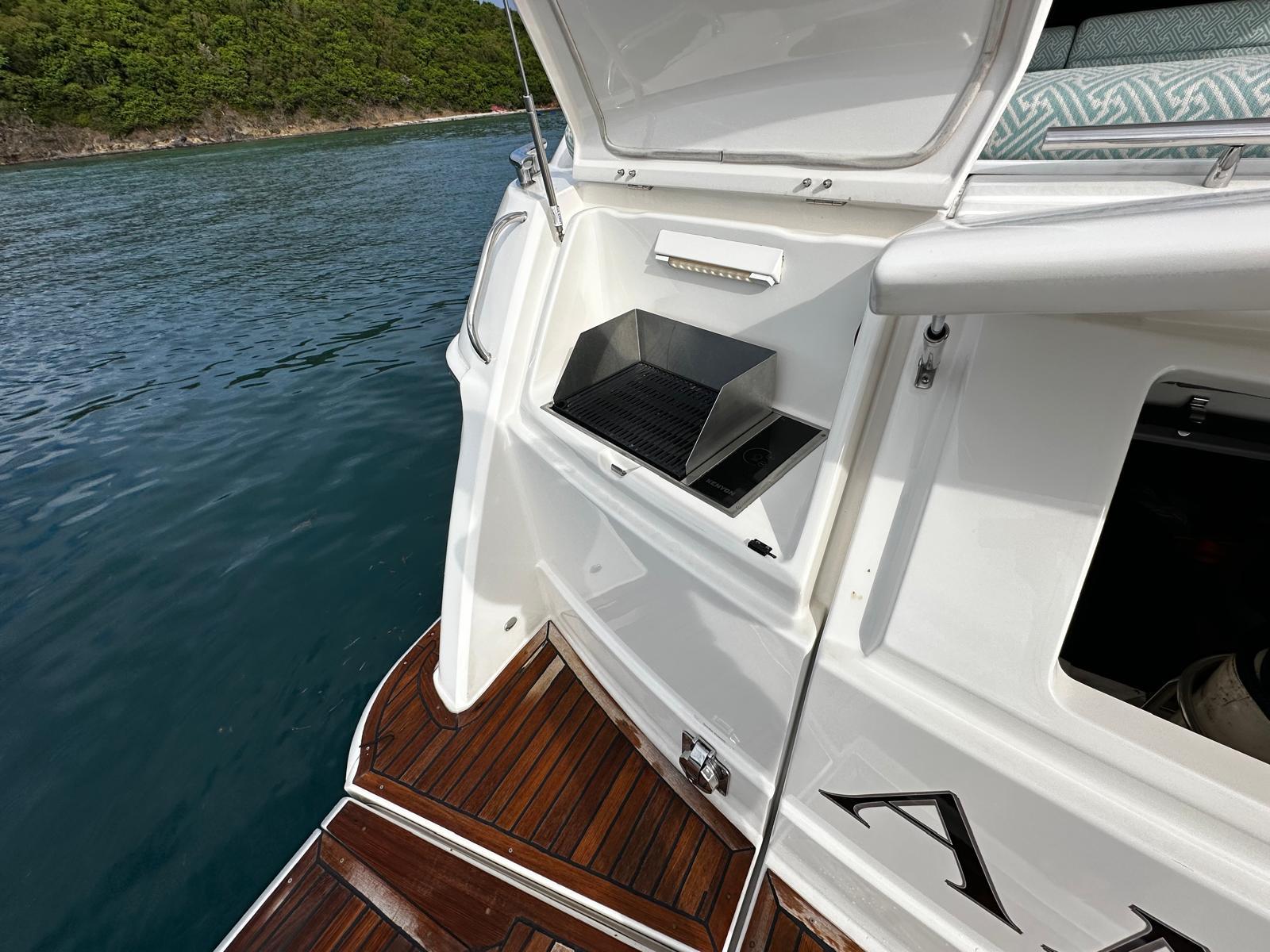 Riviera-5000 Sport Yacht 2016 -PR-9791401 | Thumbnail