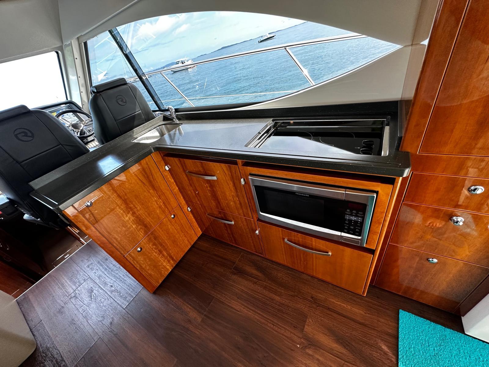 Riviera-5000 Sport Yacht 2016 -PR-9791401 | Thumbnail