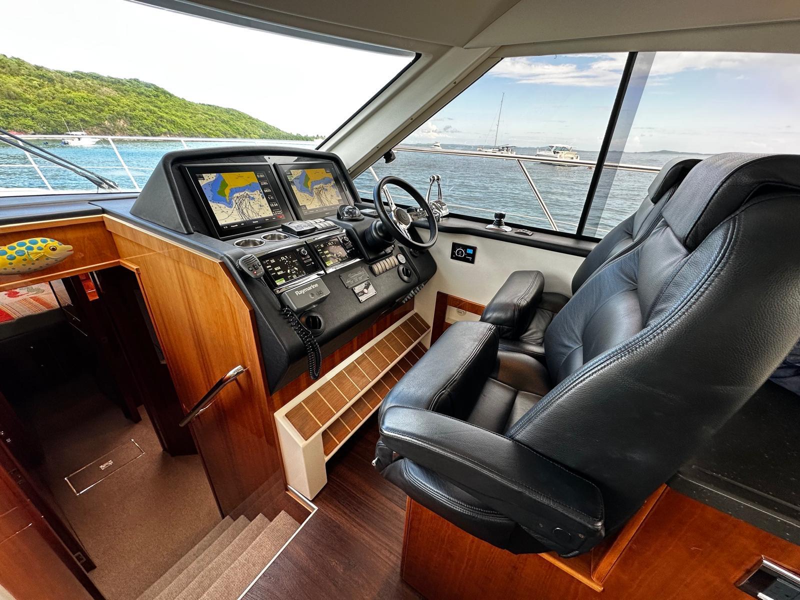 Riviera-5000 Sport Yacht 2016 -PR-9791401 | Thumbnail