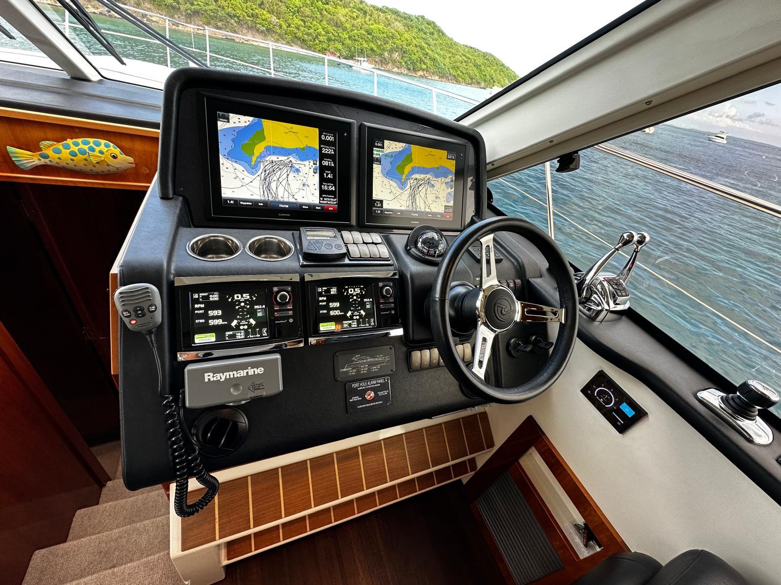 Riviera-5000 Sport Yacht 2016 -PR-9791401 | Thumbnail