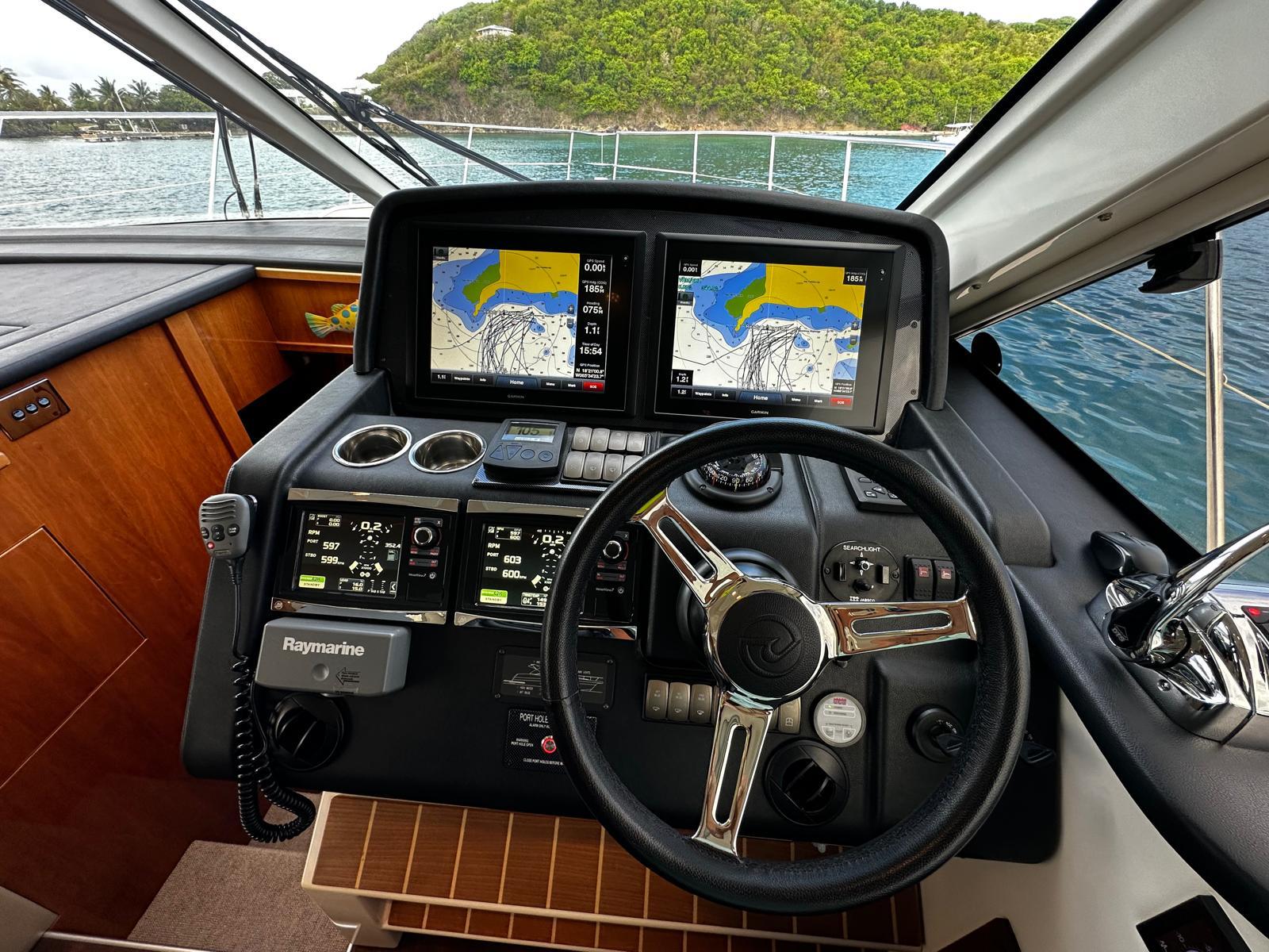 Riviera-5000 Sport Yacht 2016 -PR-9791401 | Thumbnail