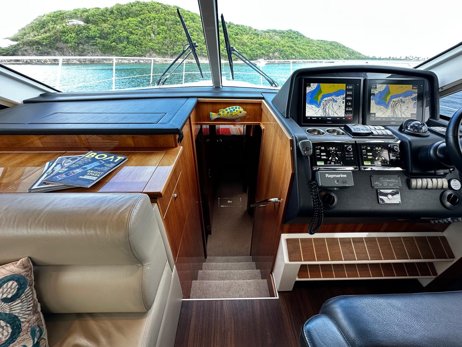 Riviera-5000 Sport Yacht 2016 -PR-9791401 | Thumbnail